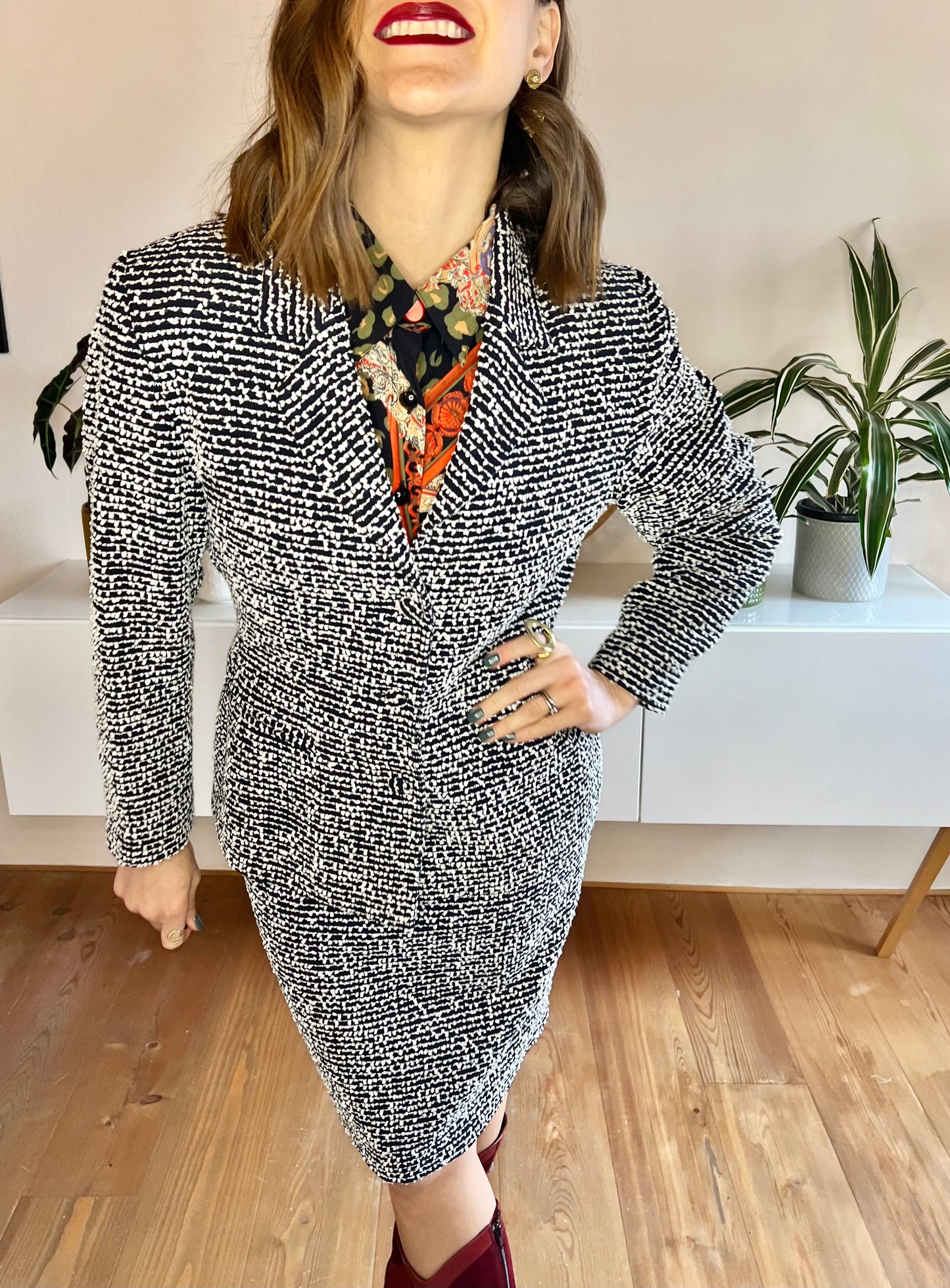 Blazer vintage anni '90 in misto lana bouclé blu navy e bianco