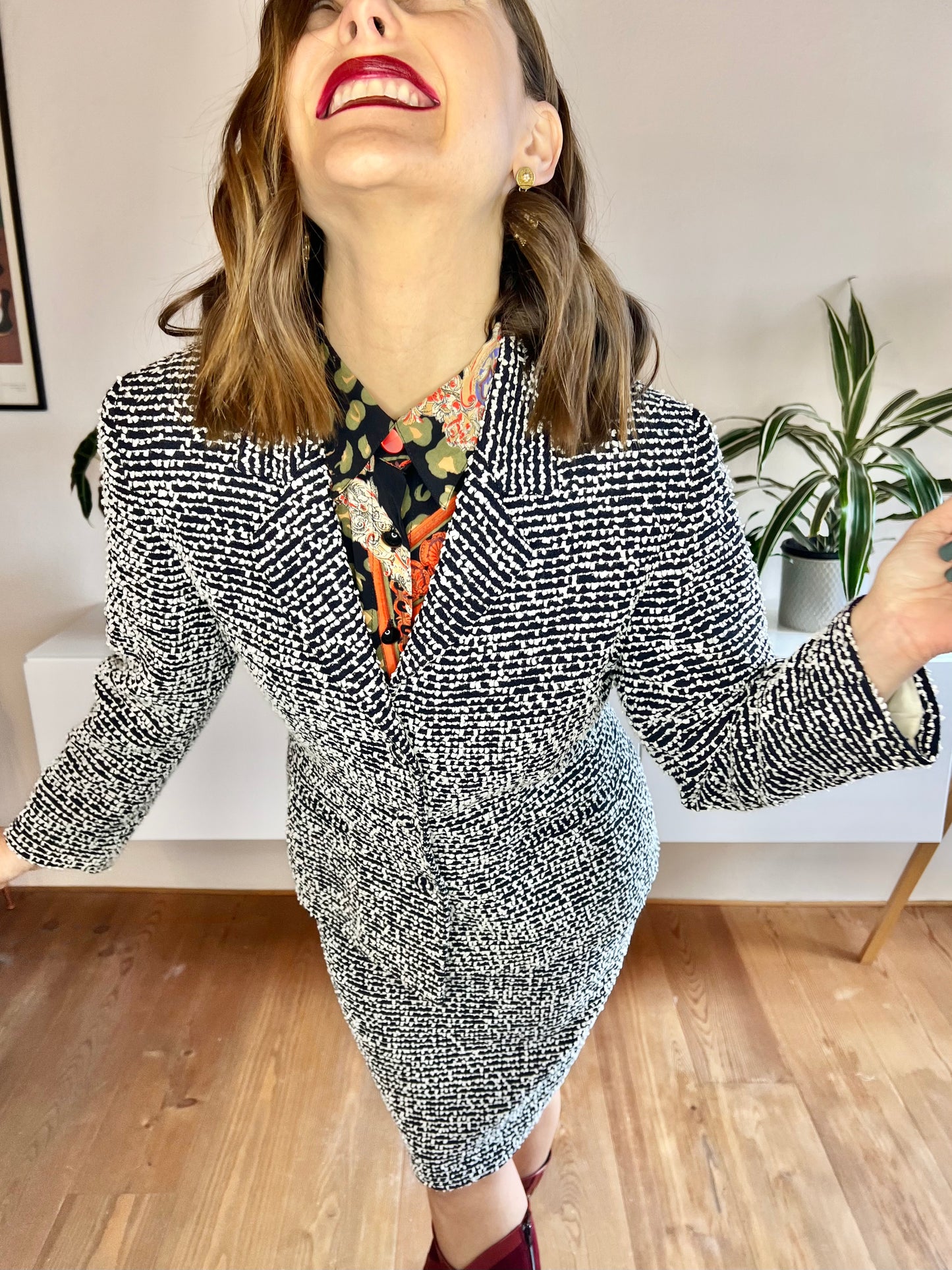 Blazer vintage anni '90 in misto lana bouclé blu navy e bianco