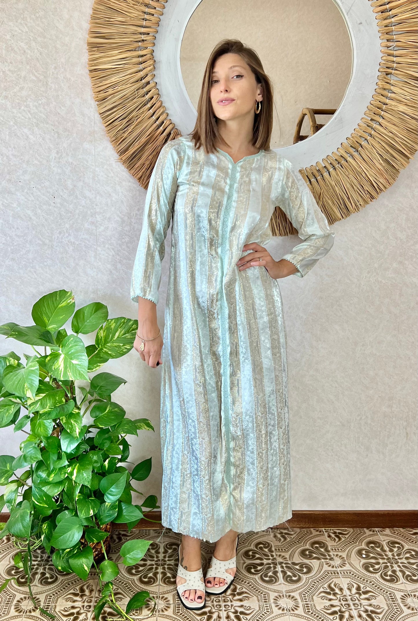 Abito lungo sottoveste in raso color polvere blu e oro vintage anni '60