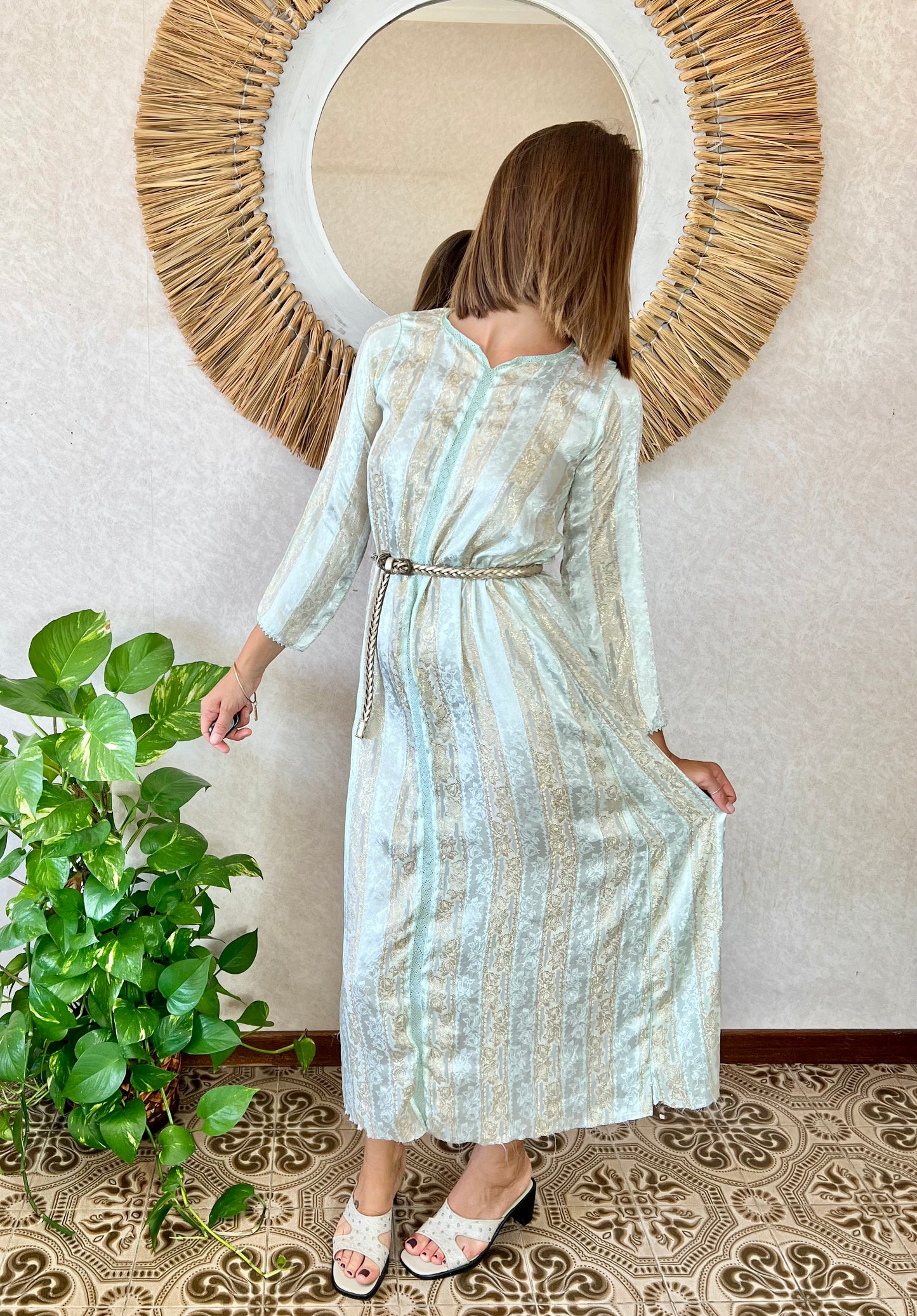 Abito lungo sottoveste in raso color polvere blu e oro vintage anni '60
