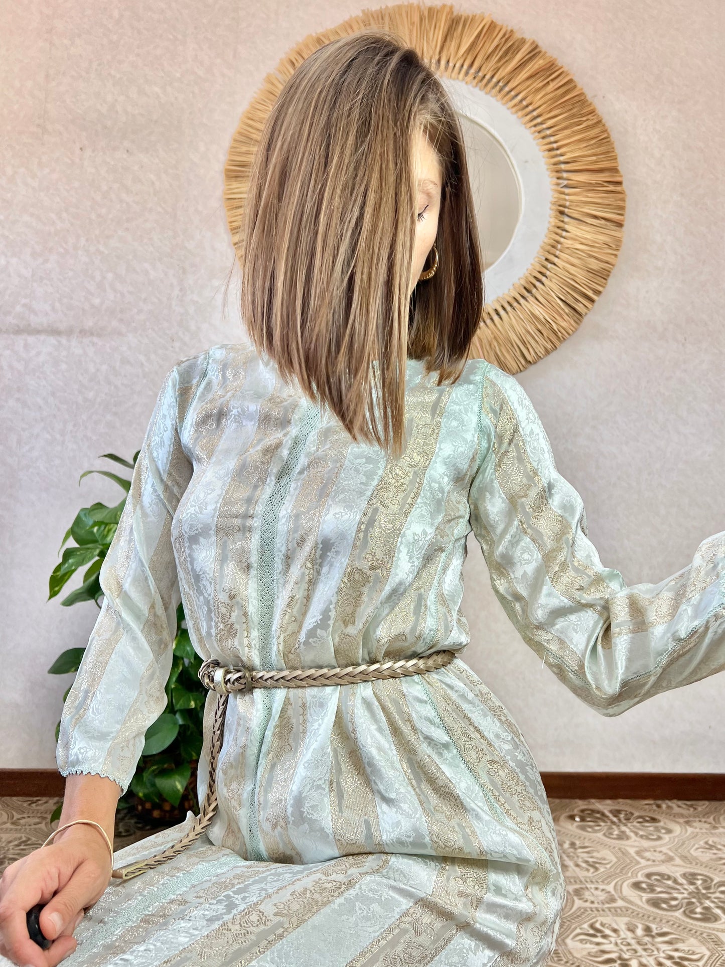 Abito lungo sottoveste in raso color polvere blu e oro vintage anni '60