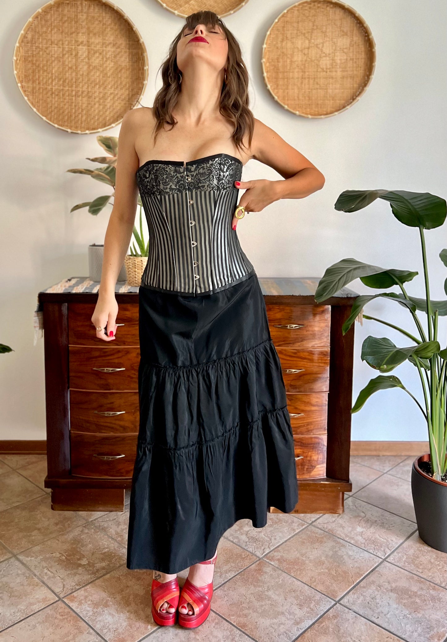 Y2k vintage low waist black tiered ruffle maxi skirt