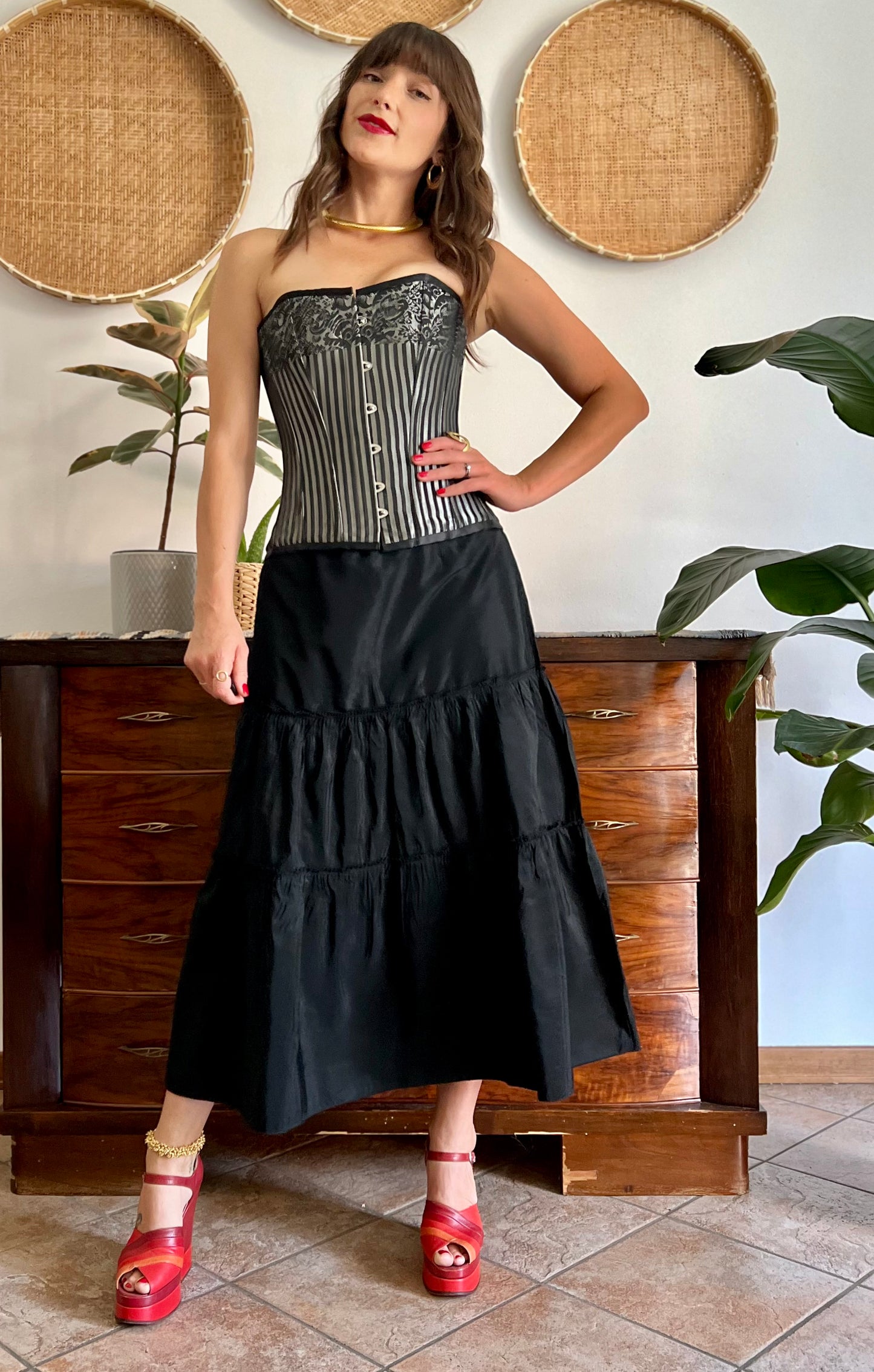 Y2k vintage low waist black tiered ruffle maxi skirt