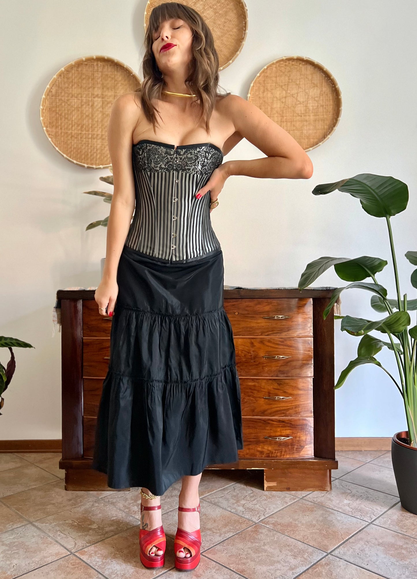Y2k vintage low waist black tiered ruffle maxi skirt