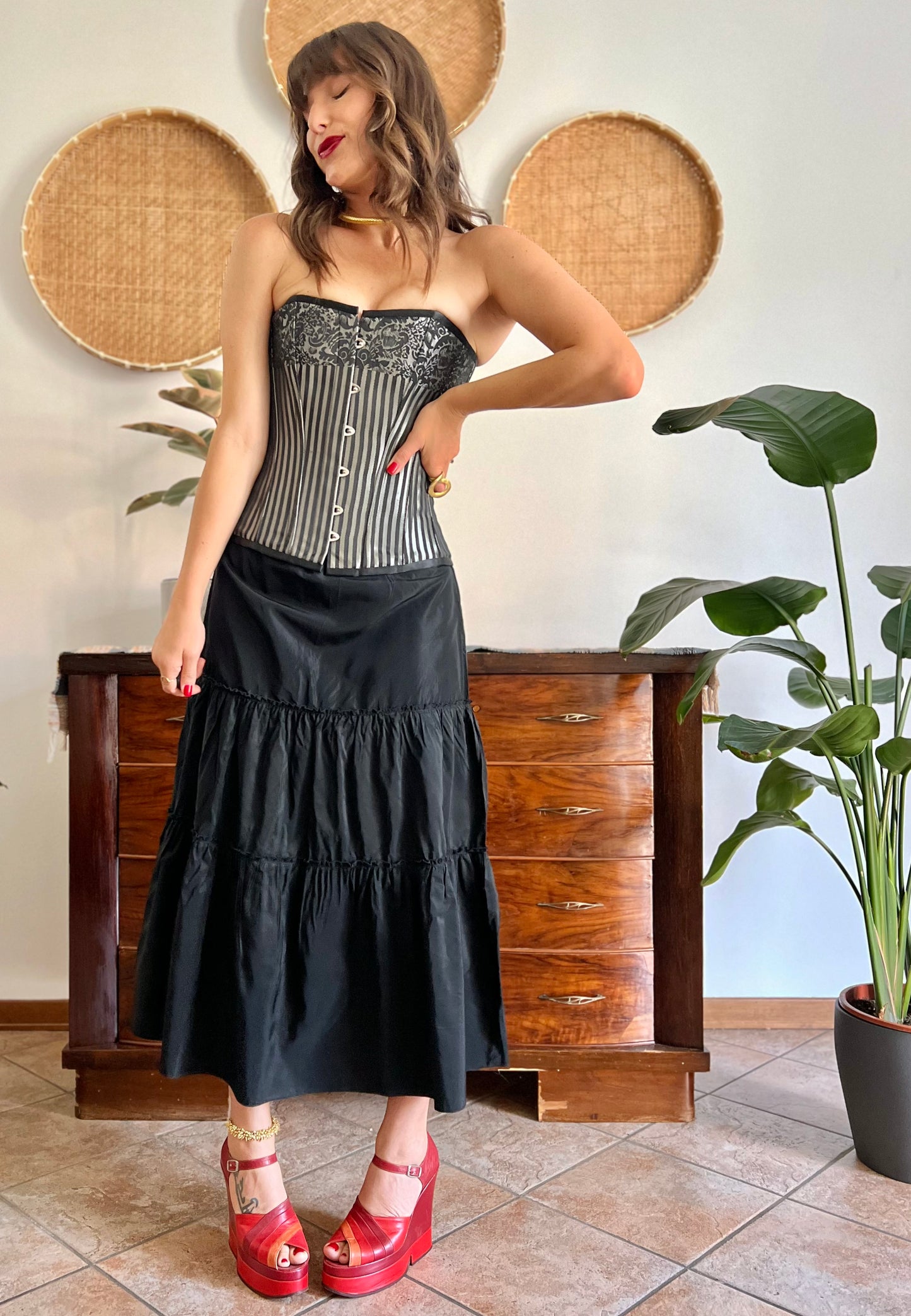 Y2k vintage low waist black tiered ruffle maxi skirt