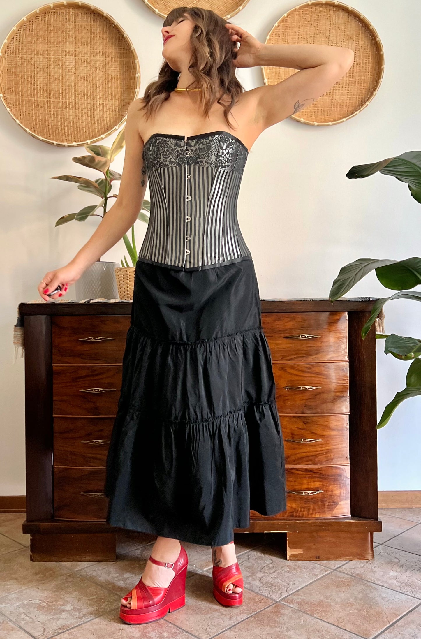 Y2k vintage low waist black tiered ruffle maxi skirt