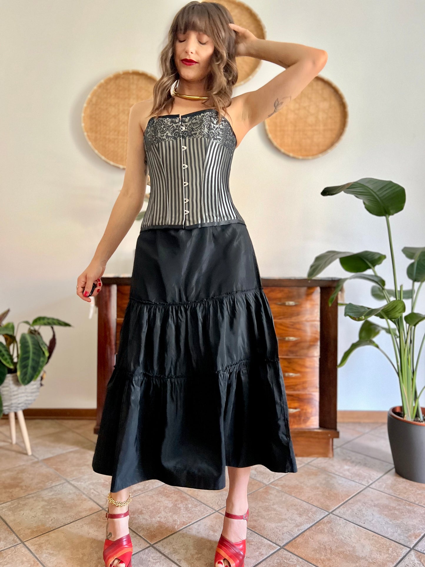 Y2k vintage low waist black tiered ruffle maxi skirt