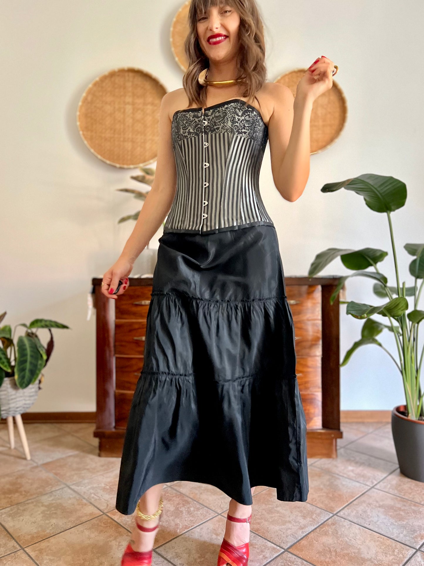 Y2k vintage low waist black tiered ruffle maxi skirt