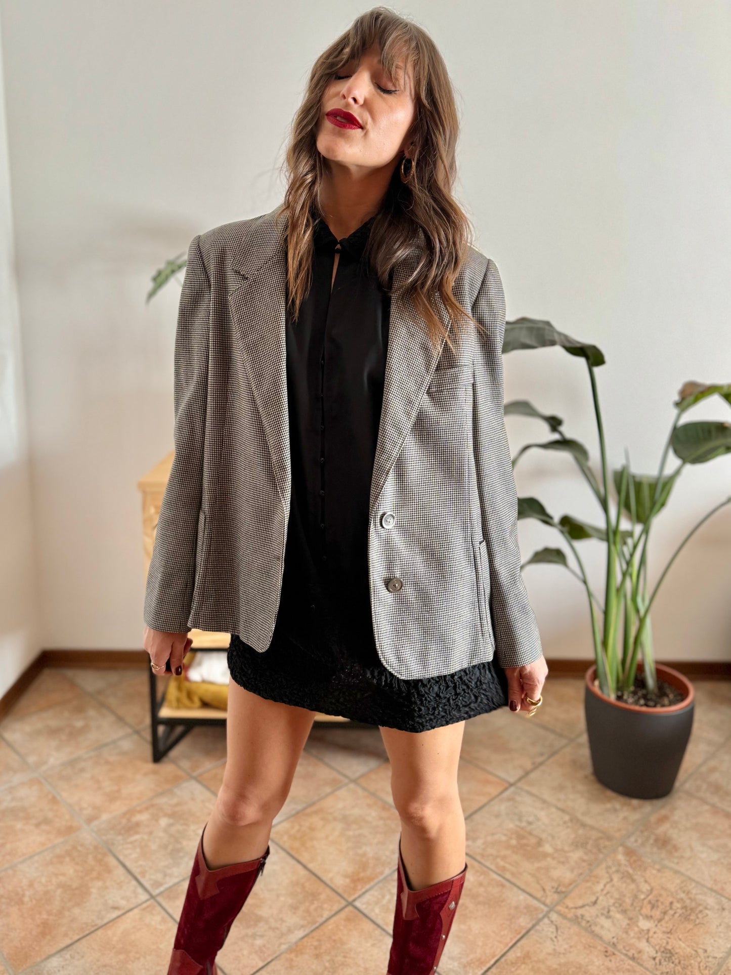 1970's vintage black and cream houndstooth wool blazer with mother of pearl buttons