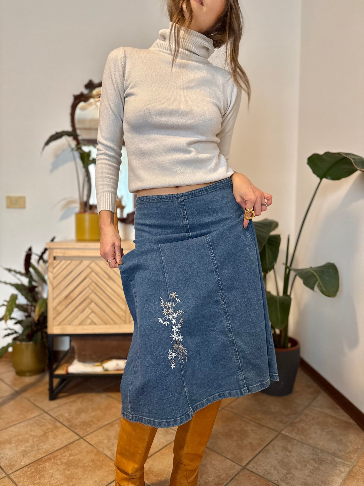 Y2k vintage denim maxi skirt with embroidered floral details