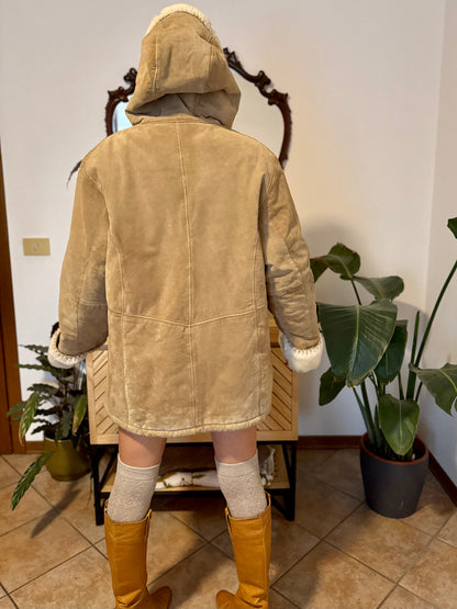 1990’s vintage beige suede leather coat with faux fur lining
