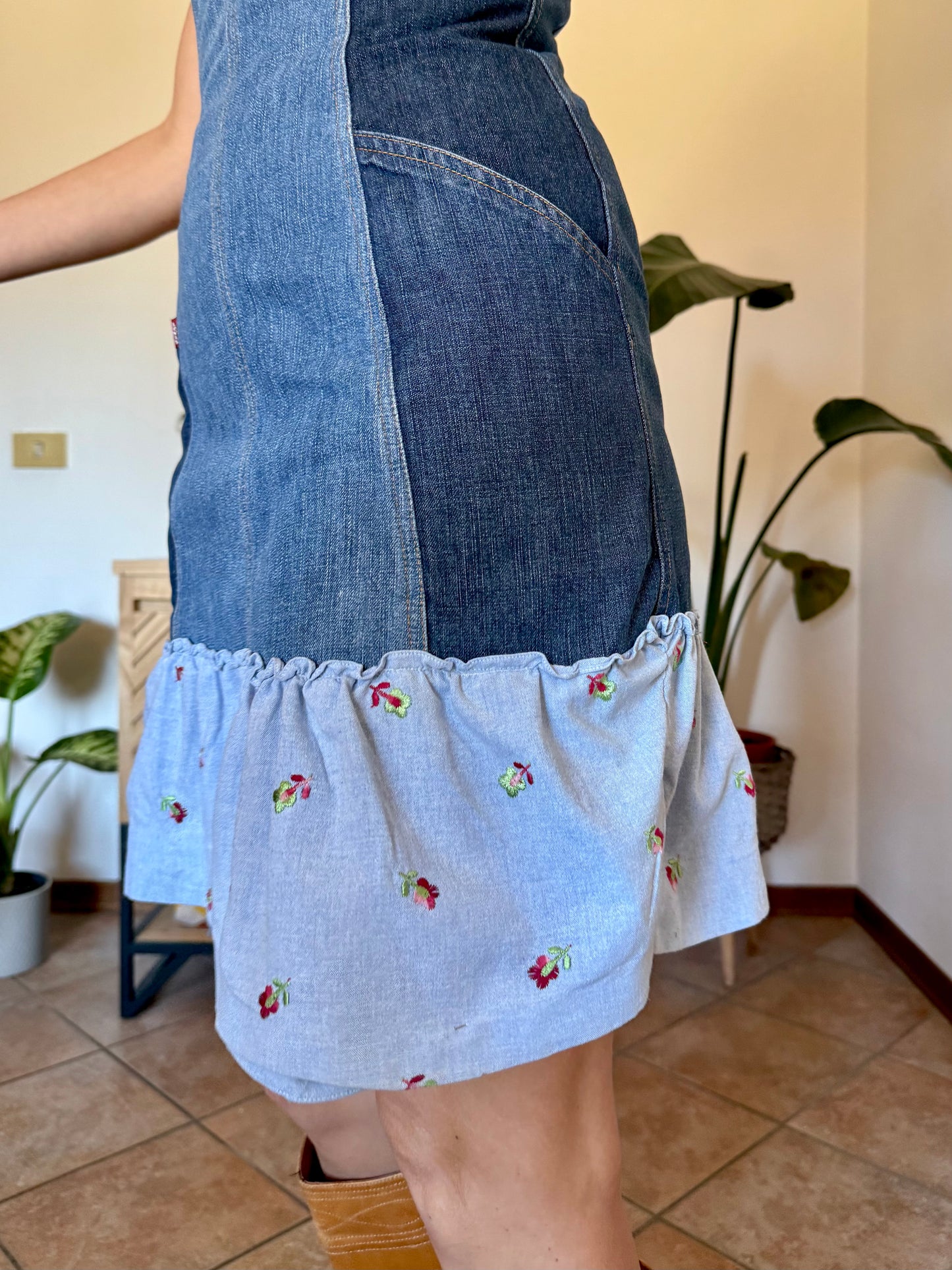 Y2k vintage denim Levi's mini dress with floral embroidery ruffle trim