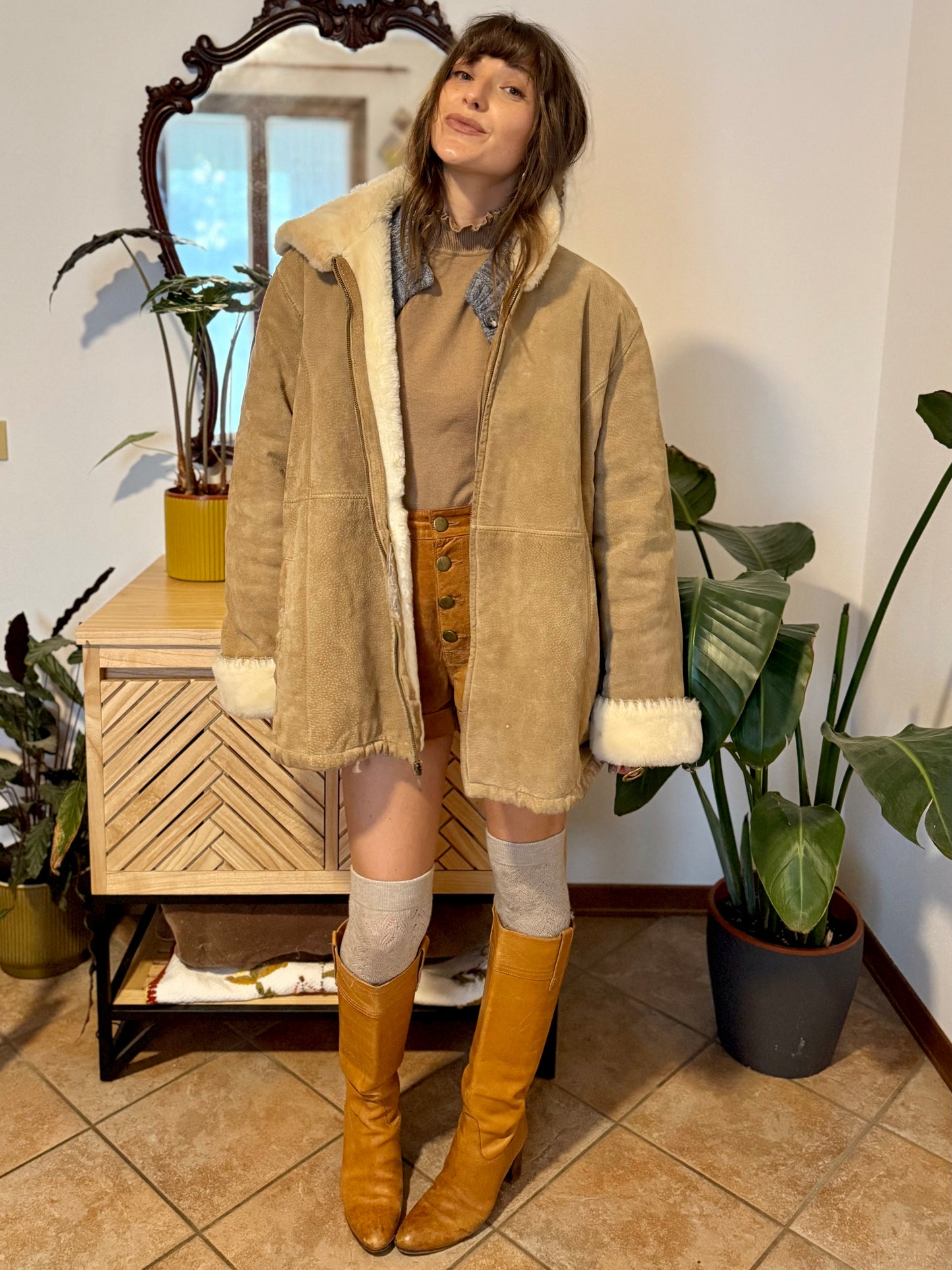 1990’s vintage beige suede leather coat with faux fur lining
