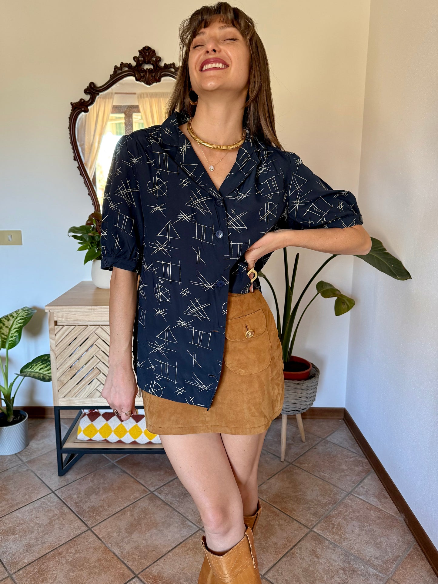 1970’s vintage navy blouse with cream abstract geometric brush stroke print