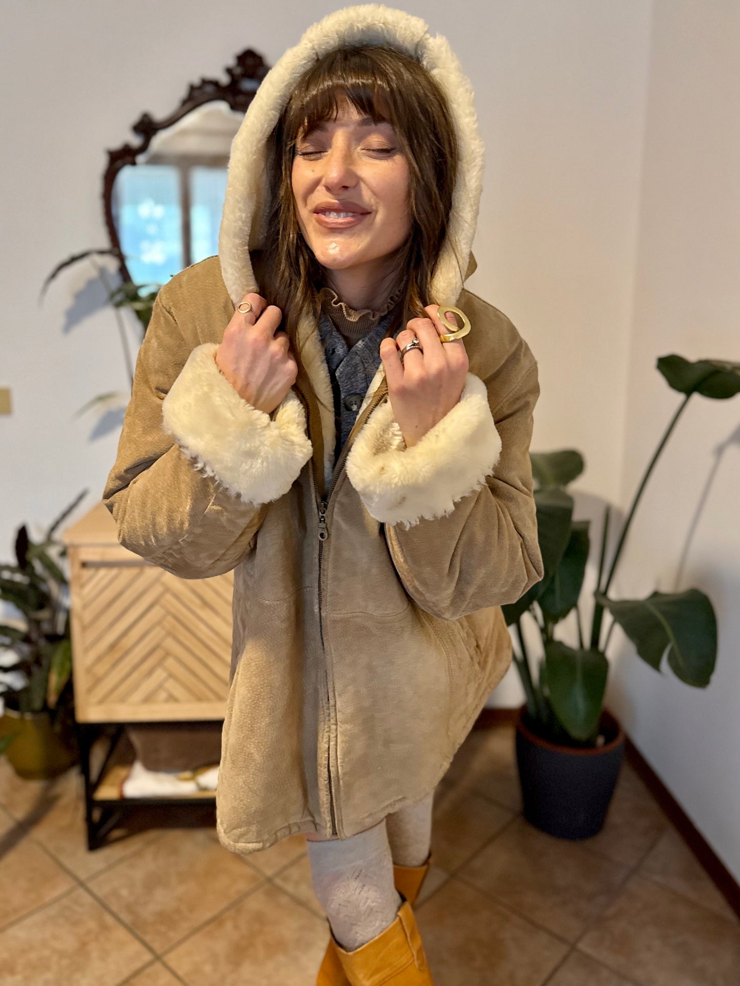 1990’s vintage beige suede leather coat with faux fur lining