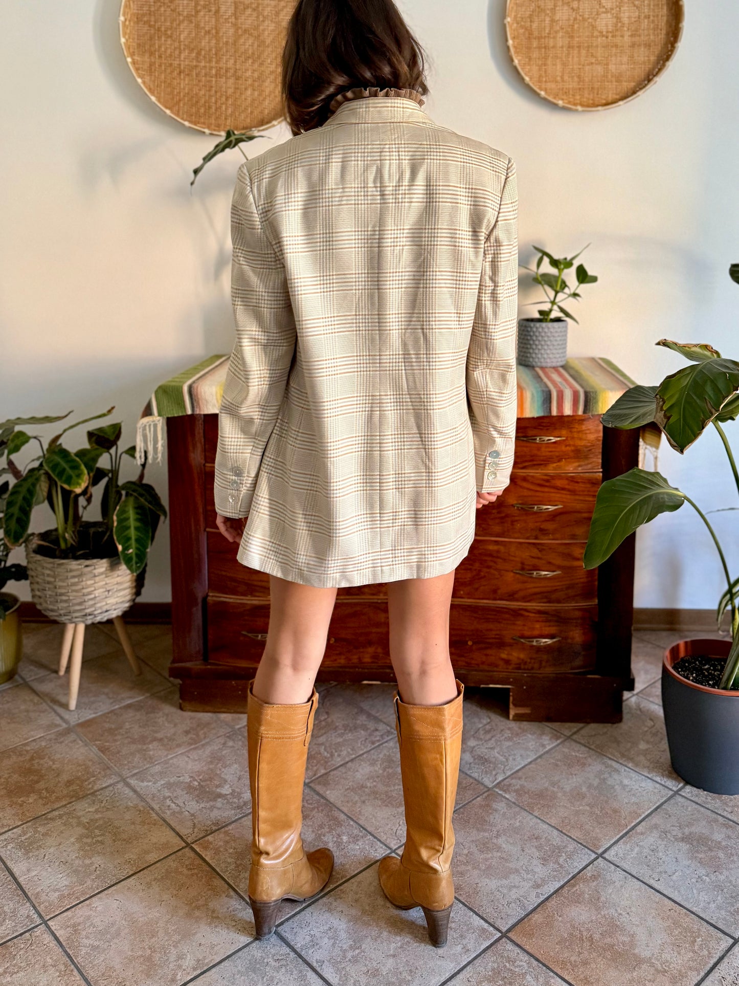 1970’s vintage wool cream, grey and tan plaid wool blazer with oversize mother of pearl buttons