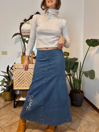 Y2k vintage denim maxi skirt with embroidered floral details
