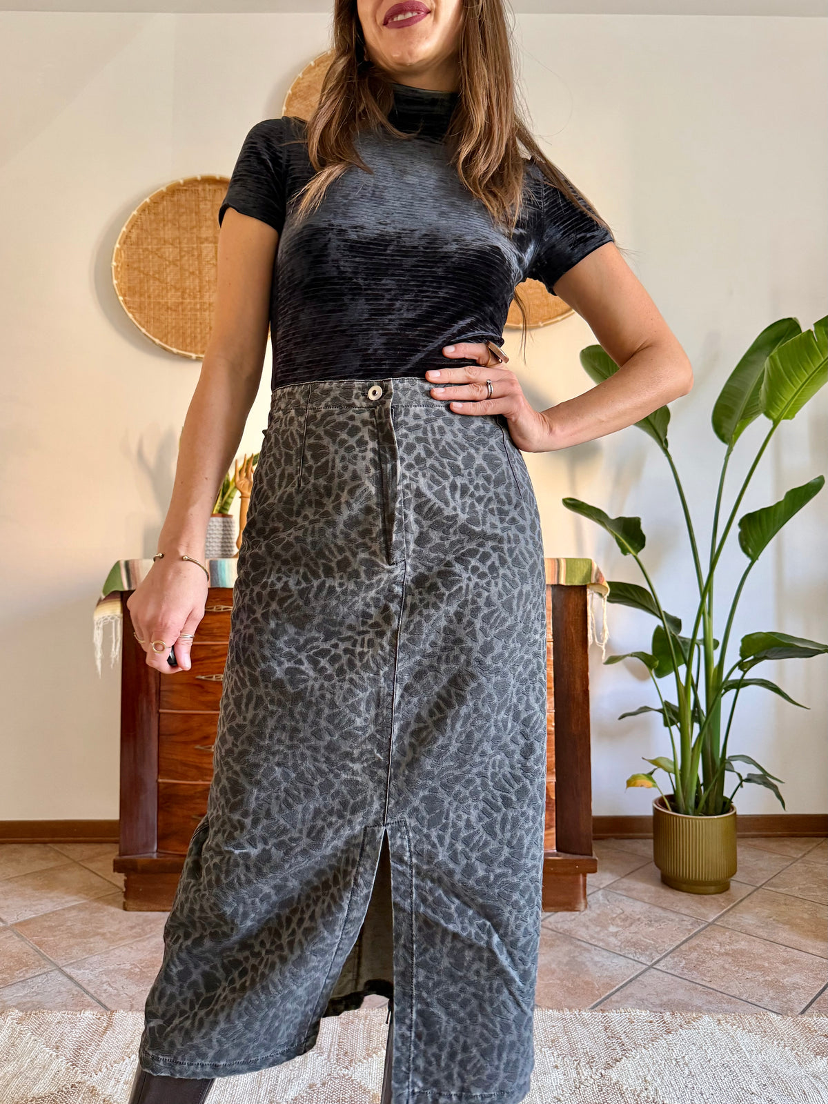 1970’s vintage dark grey animal print denim midi skirt
