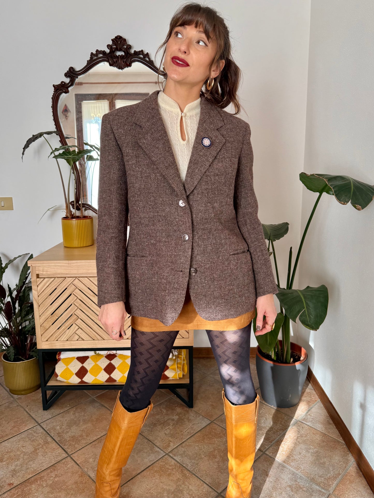 1960’s vintage mauve tweed wool blazer with cloisonné pin