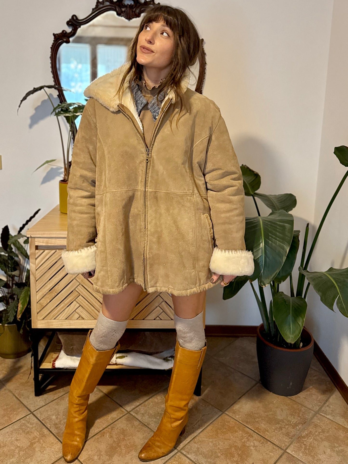 1990’s vintage beige suede leather coat with faux fur lining