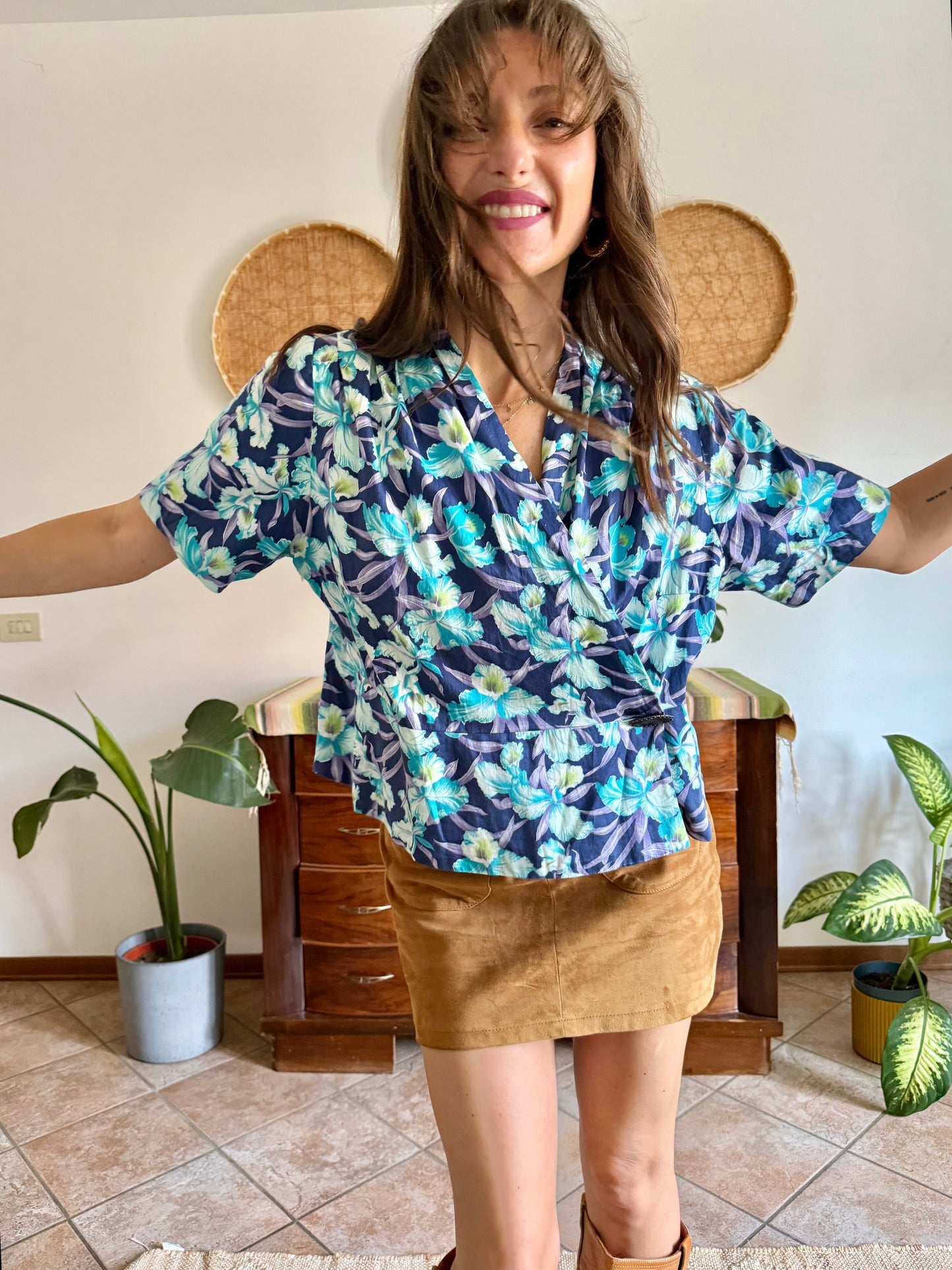 1970’s vintage turquoise, blue and lilac floral print blouse with mother of pearl broach closure