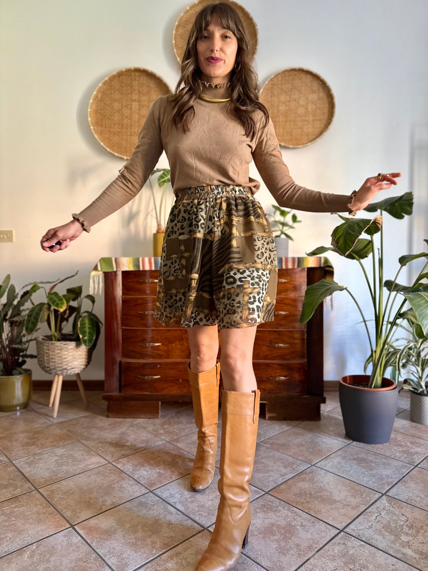 1999’s vintage high waisted green and brown western print shorts