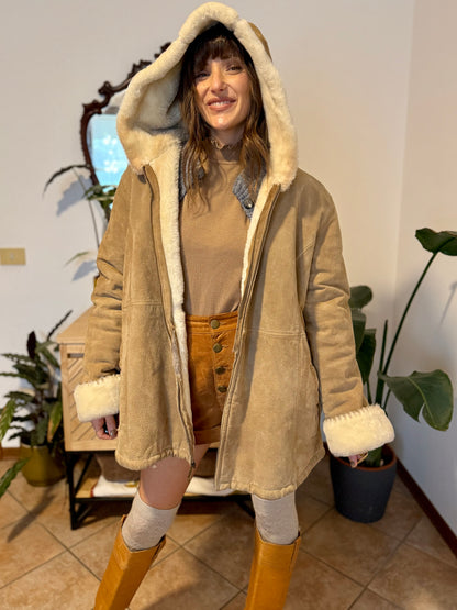 1990’s vintage beige suede leather coat with faux fur lining