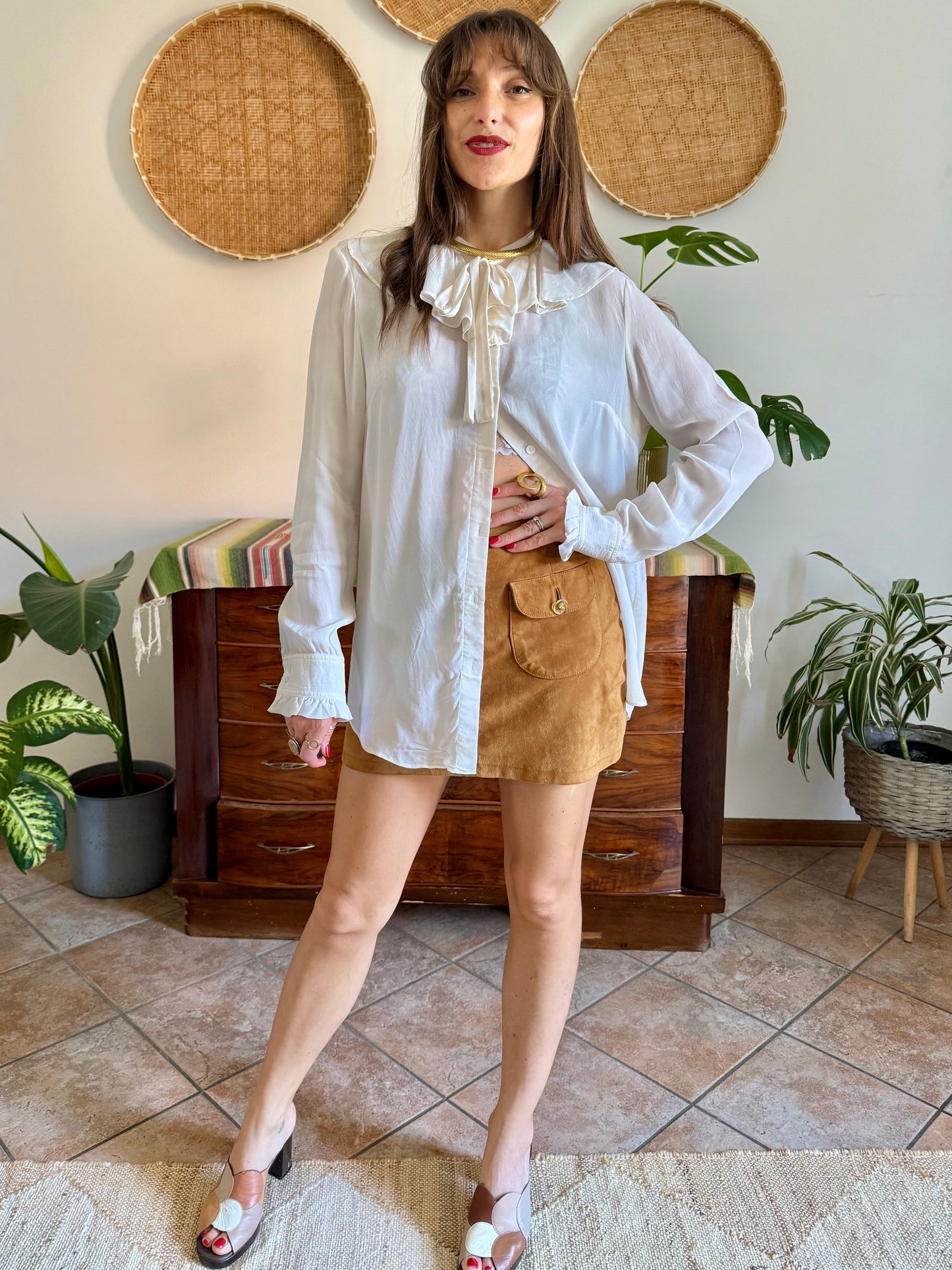 Y2K vintage cream silk blouse with ruffle collar and cuff details