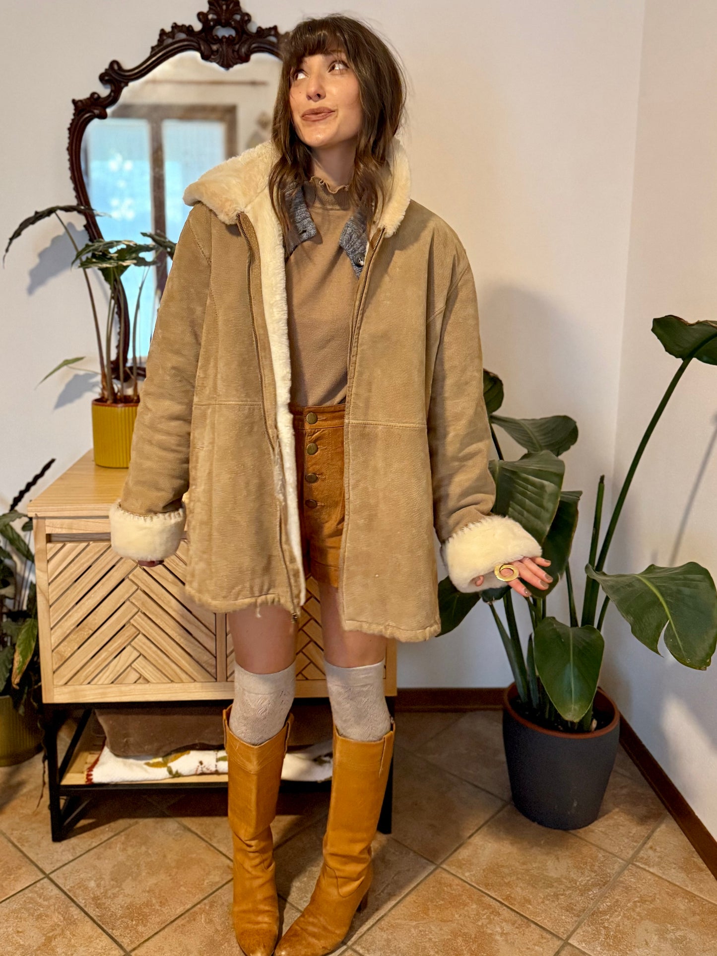 1990’s vintage beige suede leather coat with faux fur lining