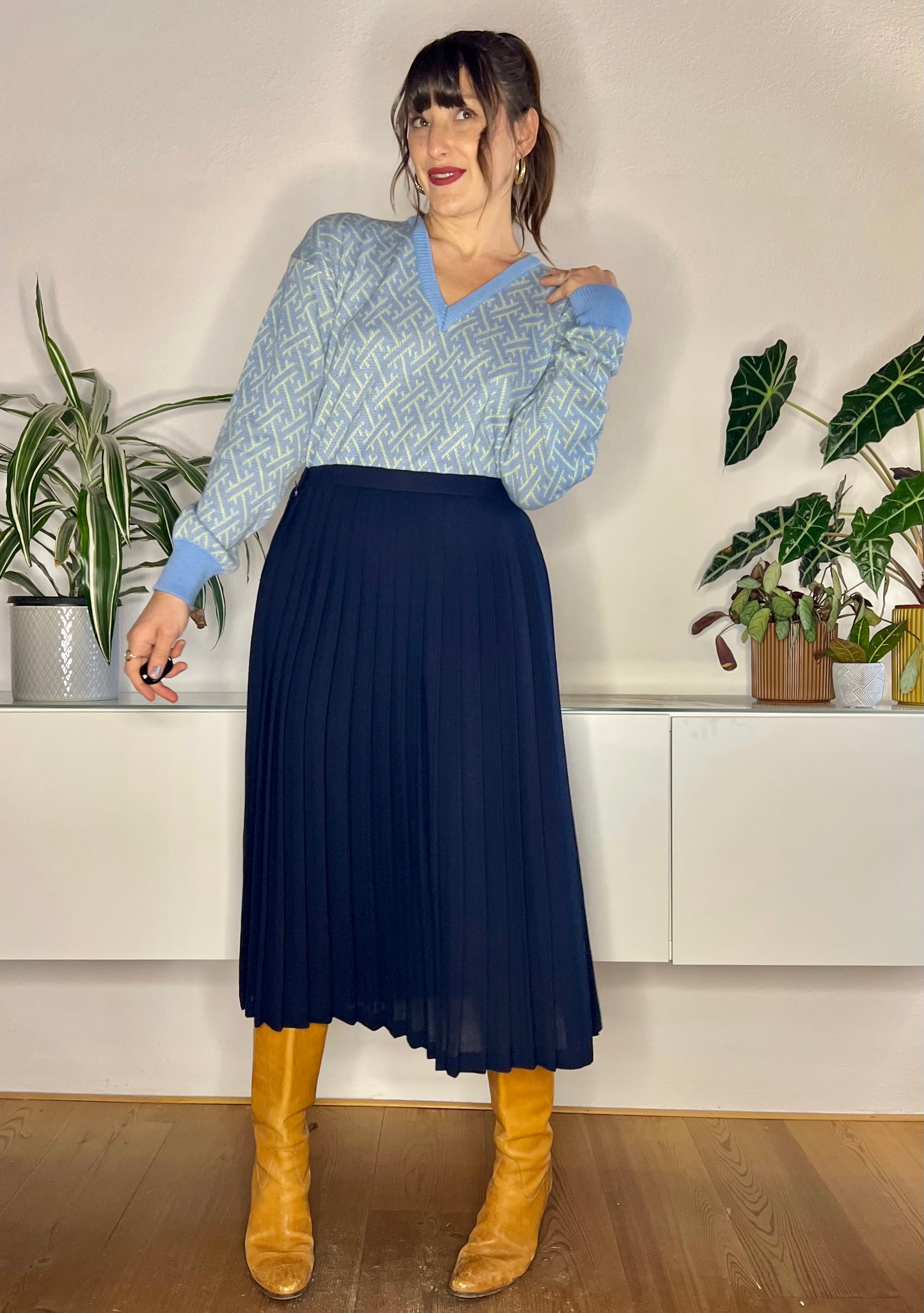 1970's vintage navy blue wool blend pleated midi skirt