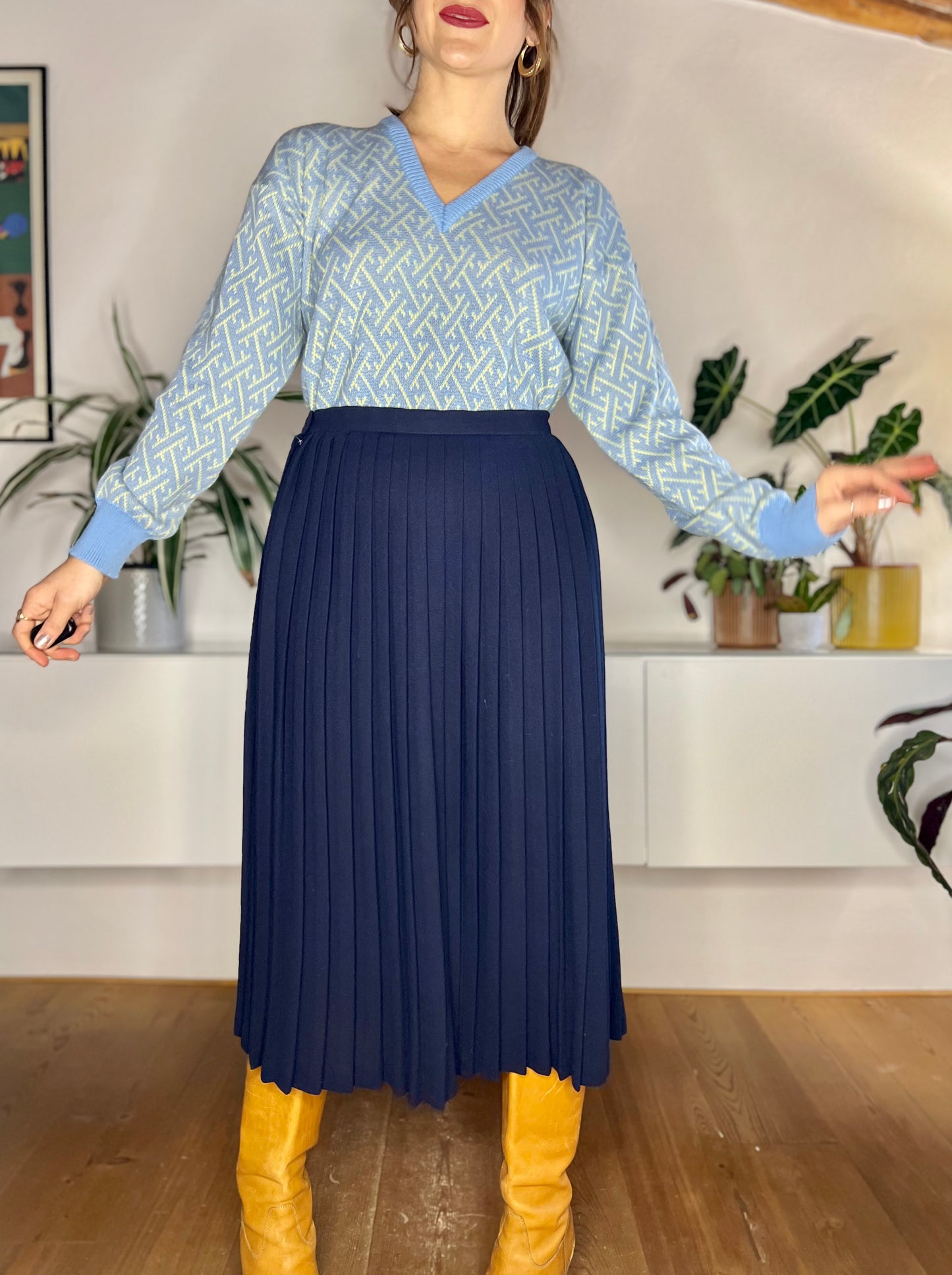 1970's vintage navy blue wool blend pleated midi skirt