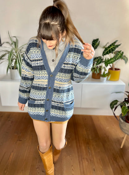 1970's vintage oversize blue and cream stripe cardigan