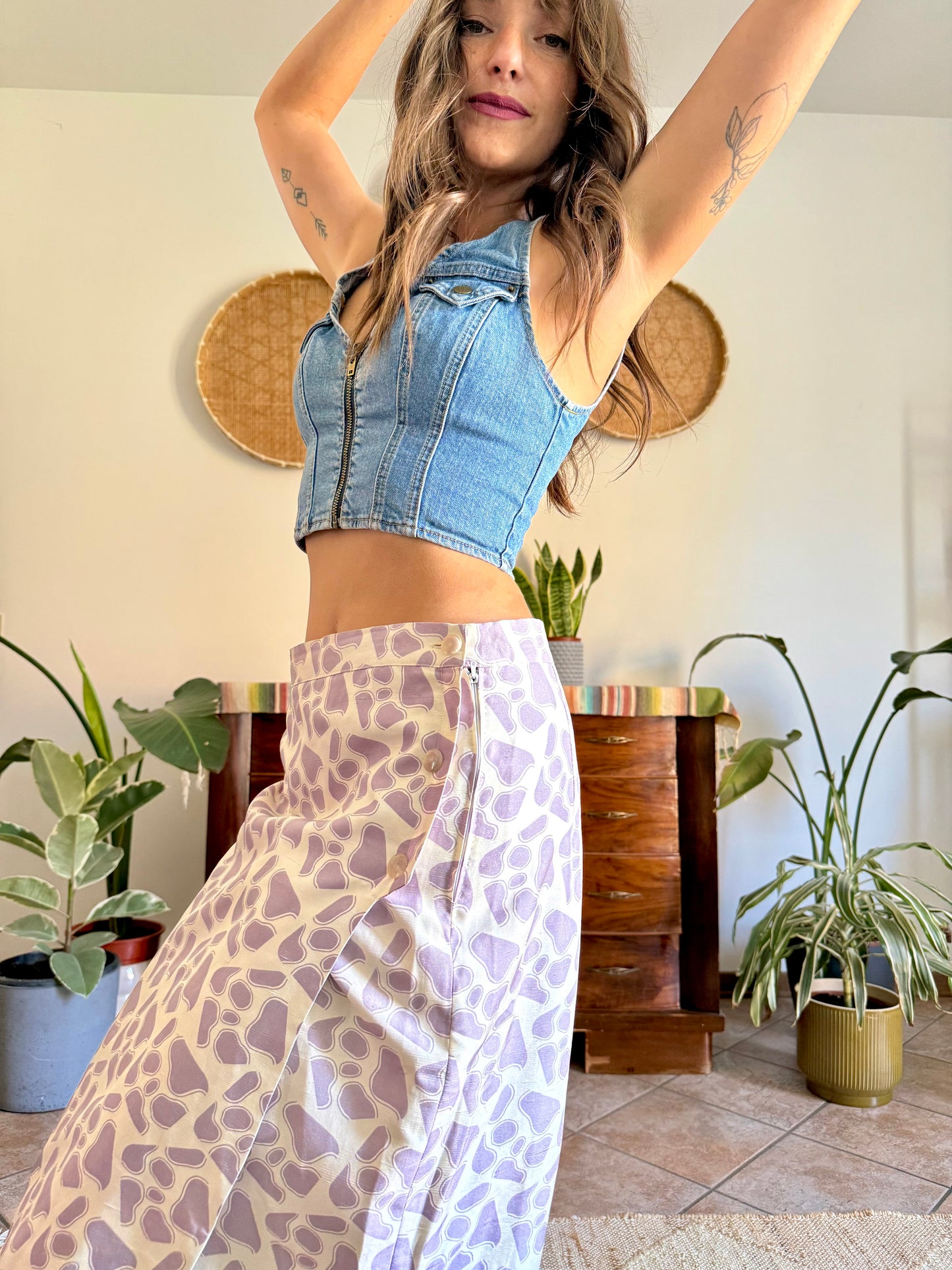 1970's vintage lilac and cream raw silk animal printed midi skirt