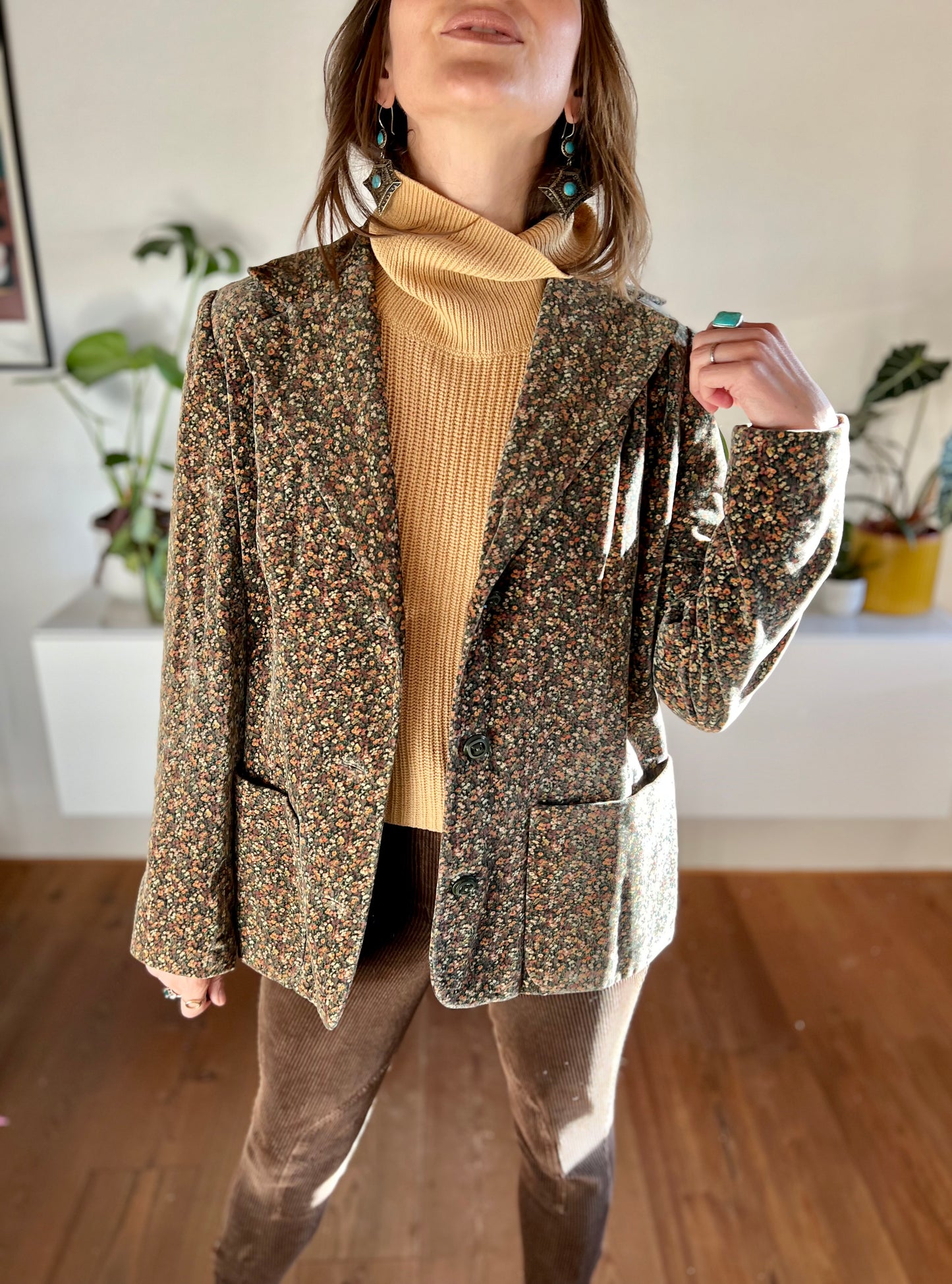 1970's vintage khaki velvet blazer with pink and cream floral print