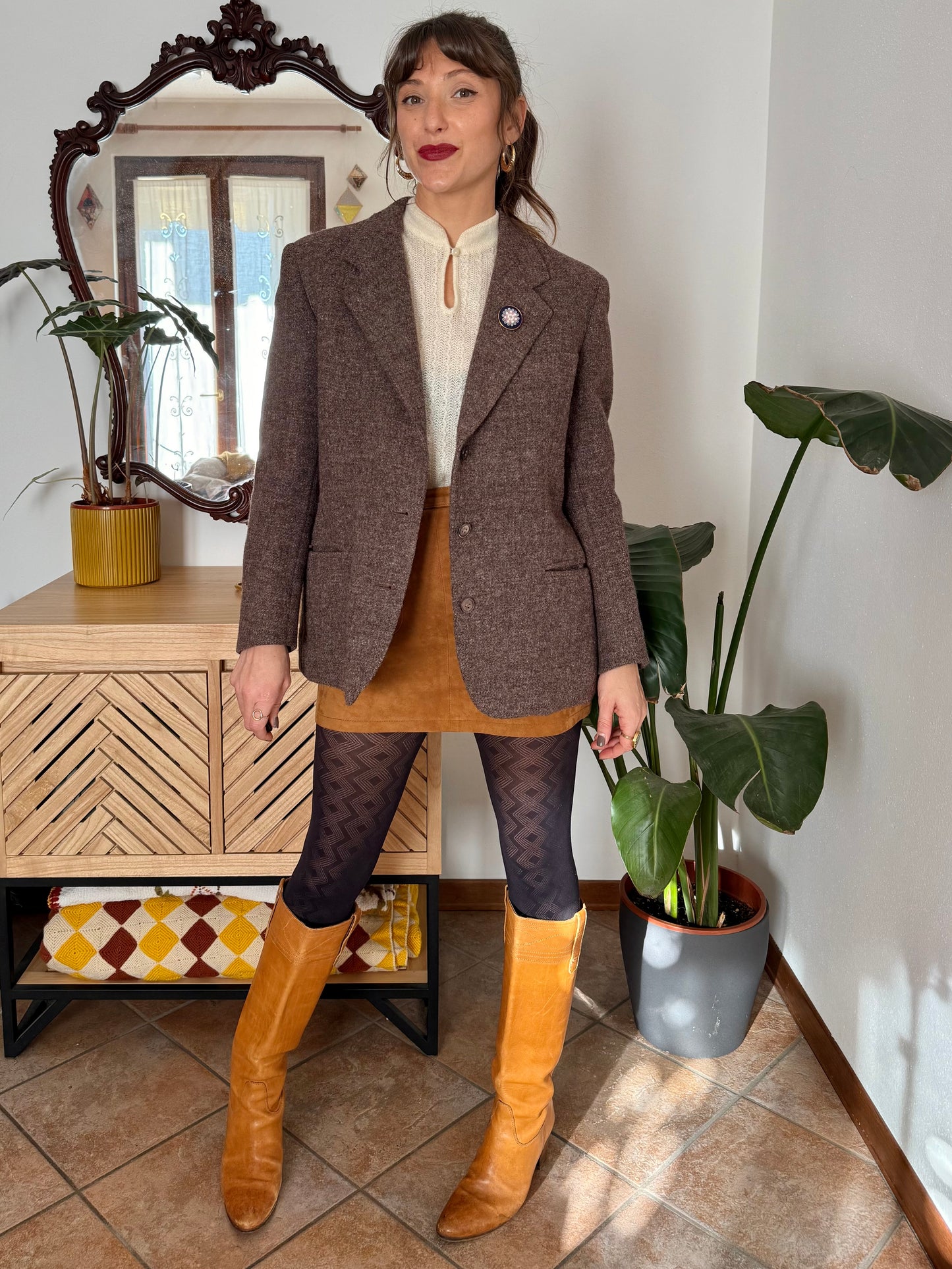 1960’s vintage mauve tweed wool blazer with cloisonné pin