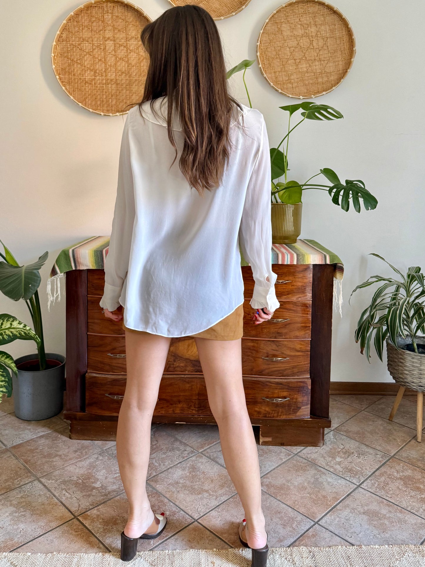 Y2K vintage cream silk blouse with ruffle collar and cuff details