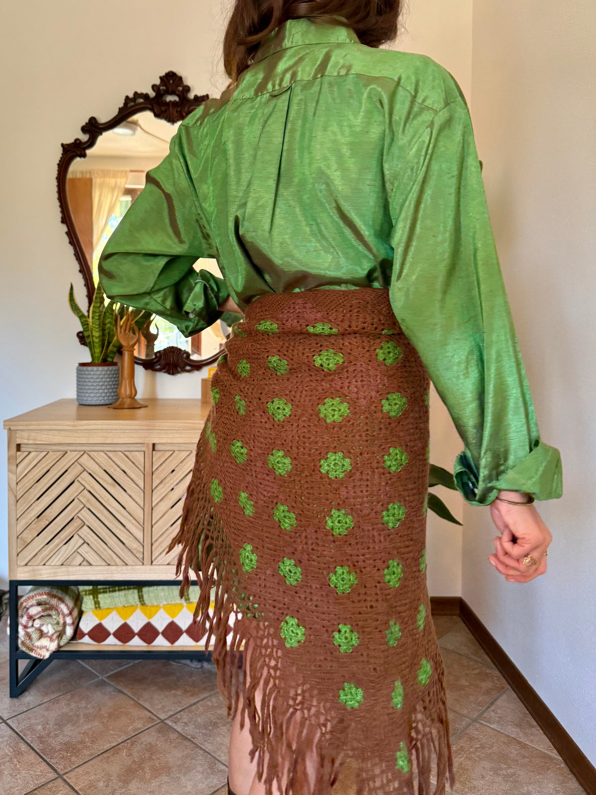 1970’s vintage chocolate brown and green knit shawl with fringe trim