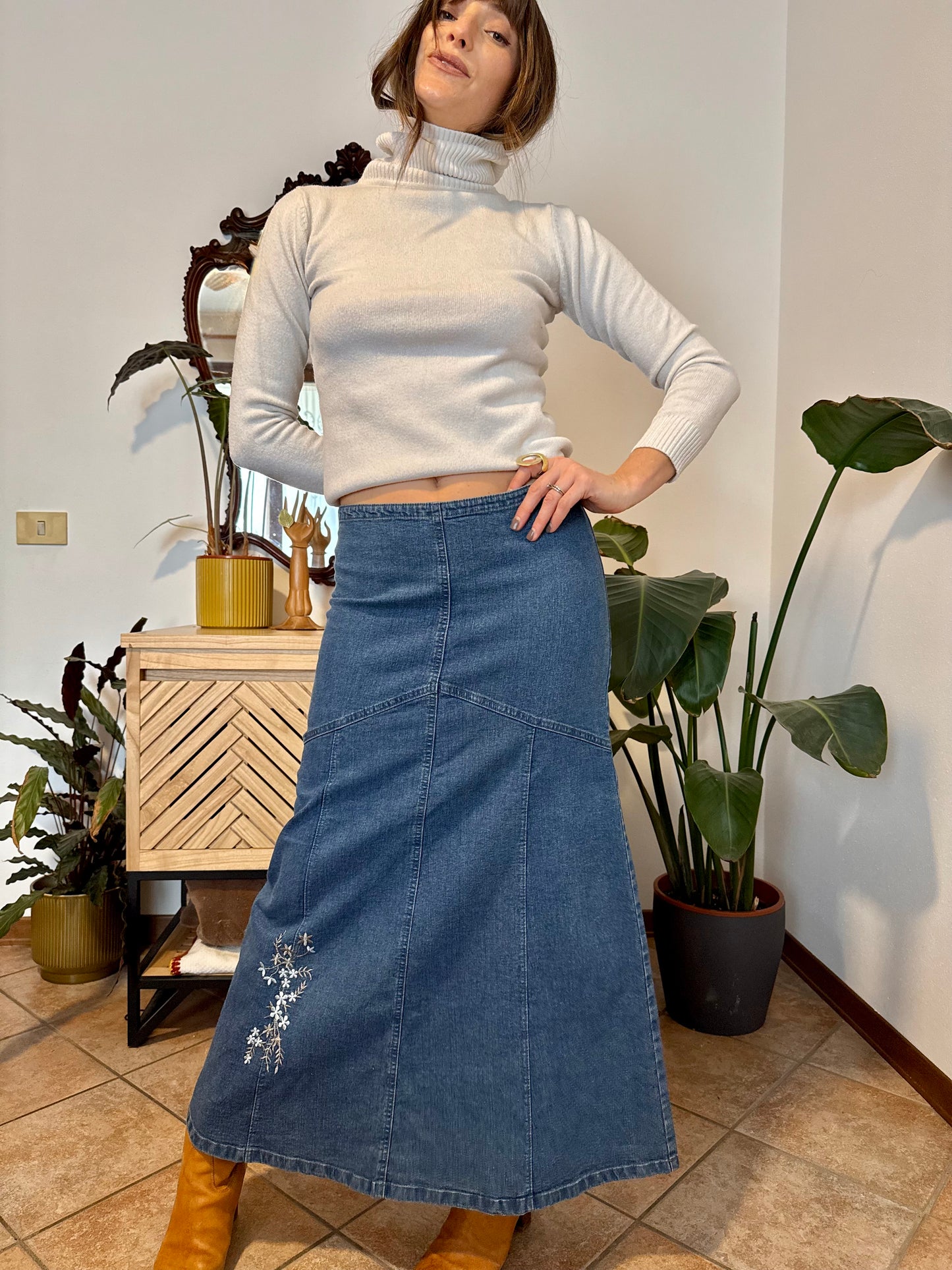 Y2k vintage denim maxi skirt with embroidered floral details