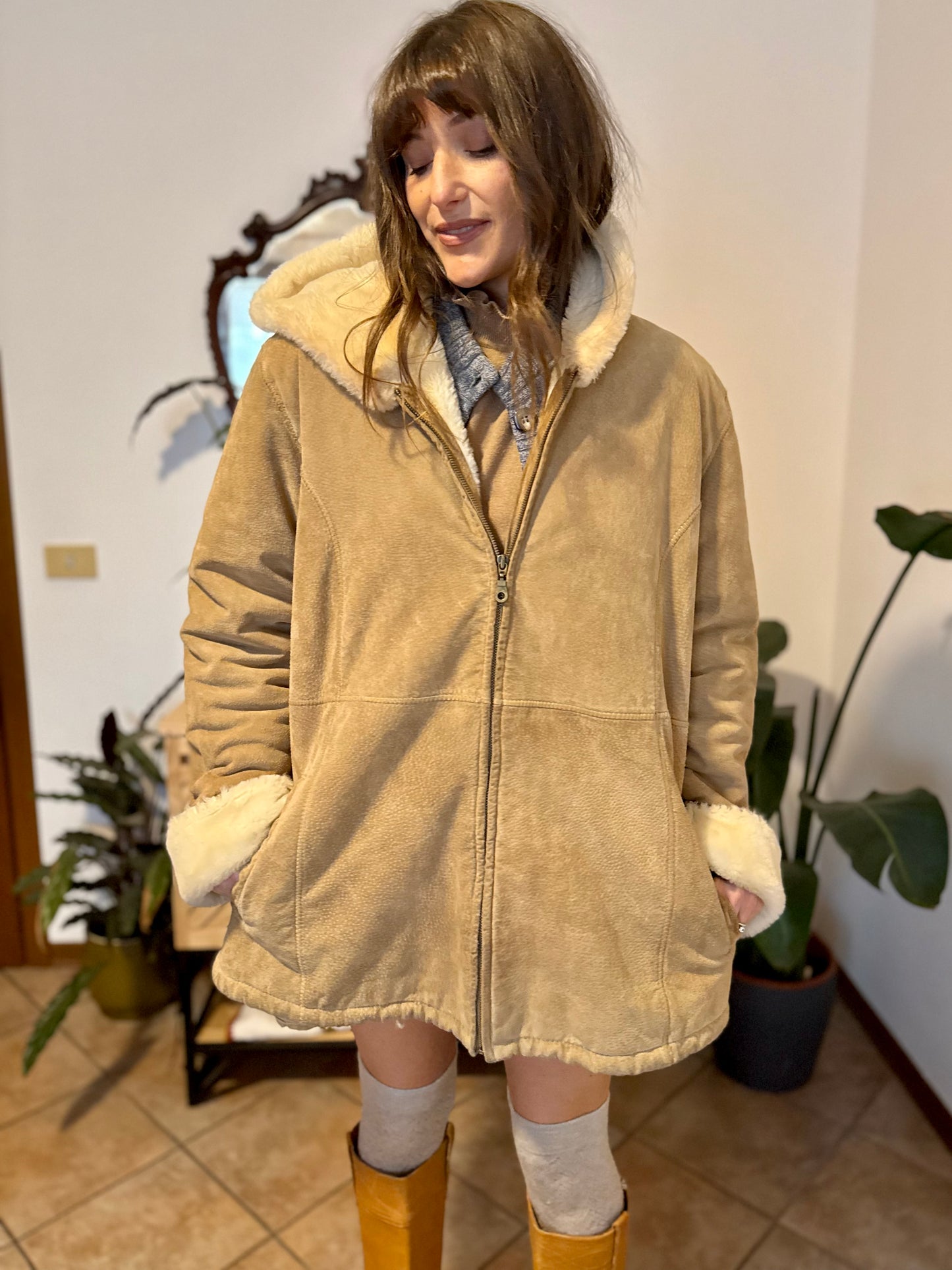 1990’s vintage beige suede leather coat with faux fur lining