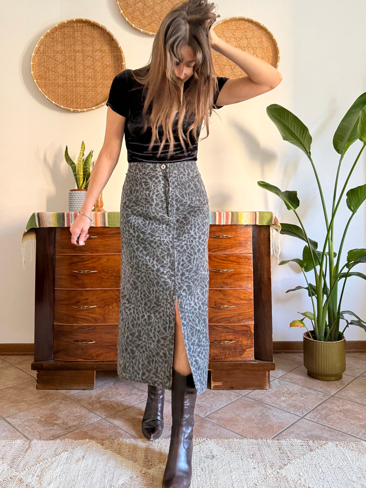 1970’s vintage dark grey animal print denim midi skirt