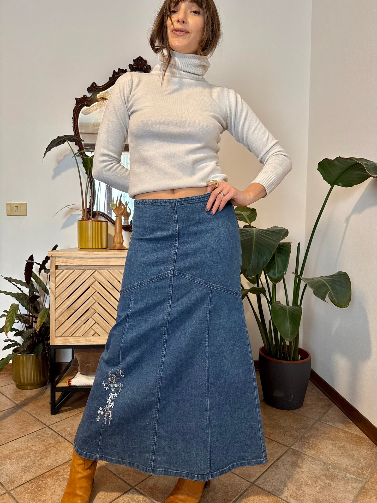 Y2k vintage denim maxi skirt with embroidered floral details