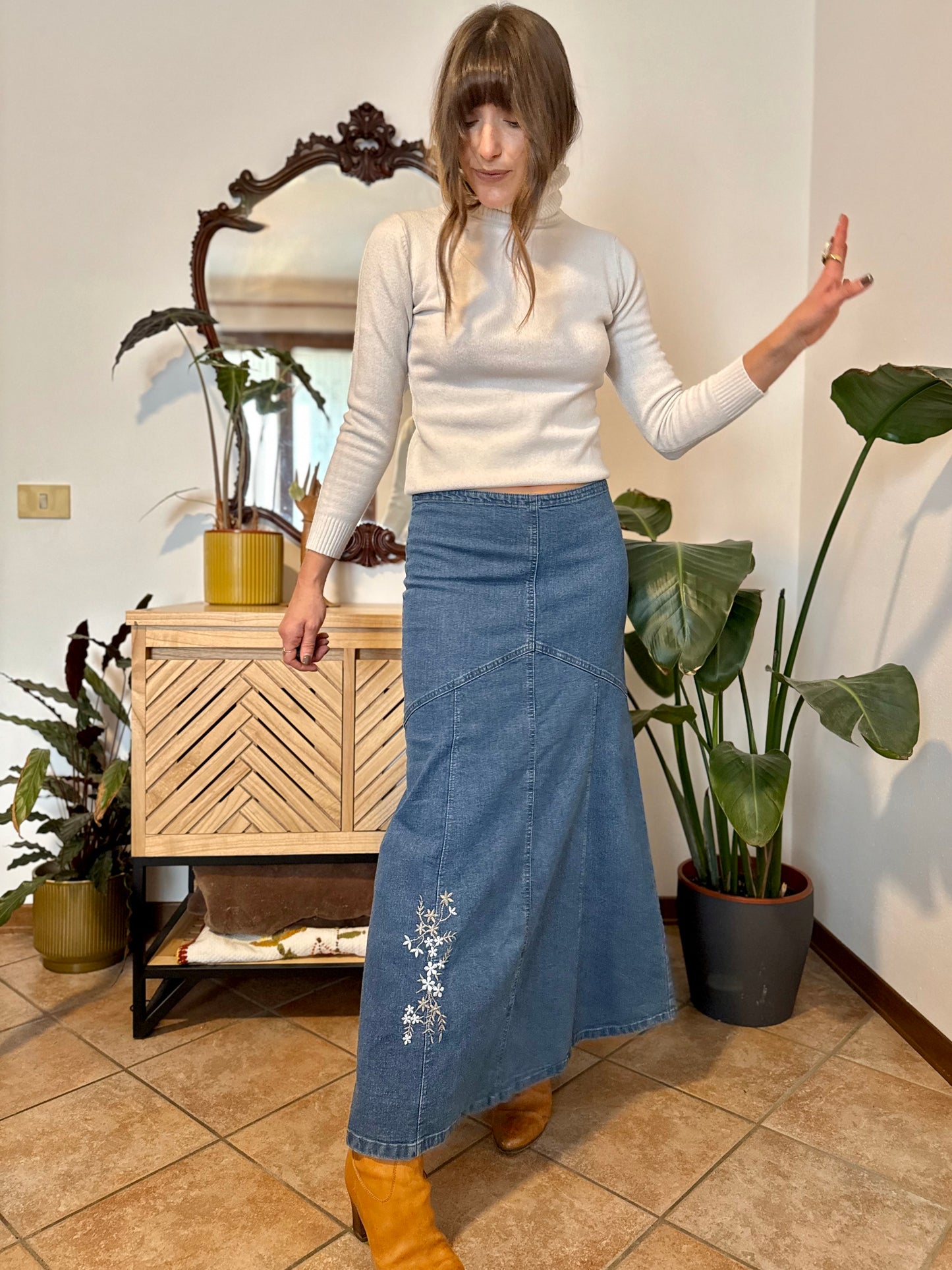 Y2k vintage denim maxi skirt with embroidered floral details