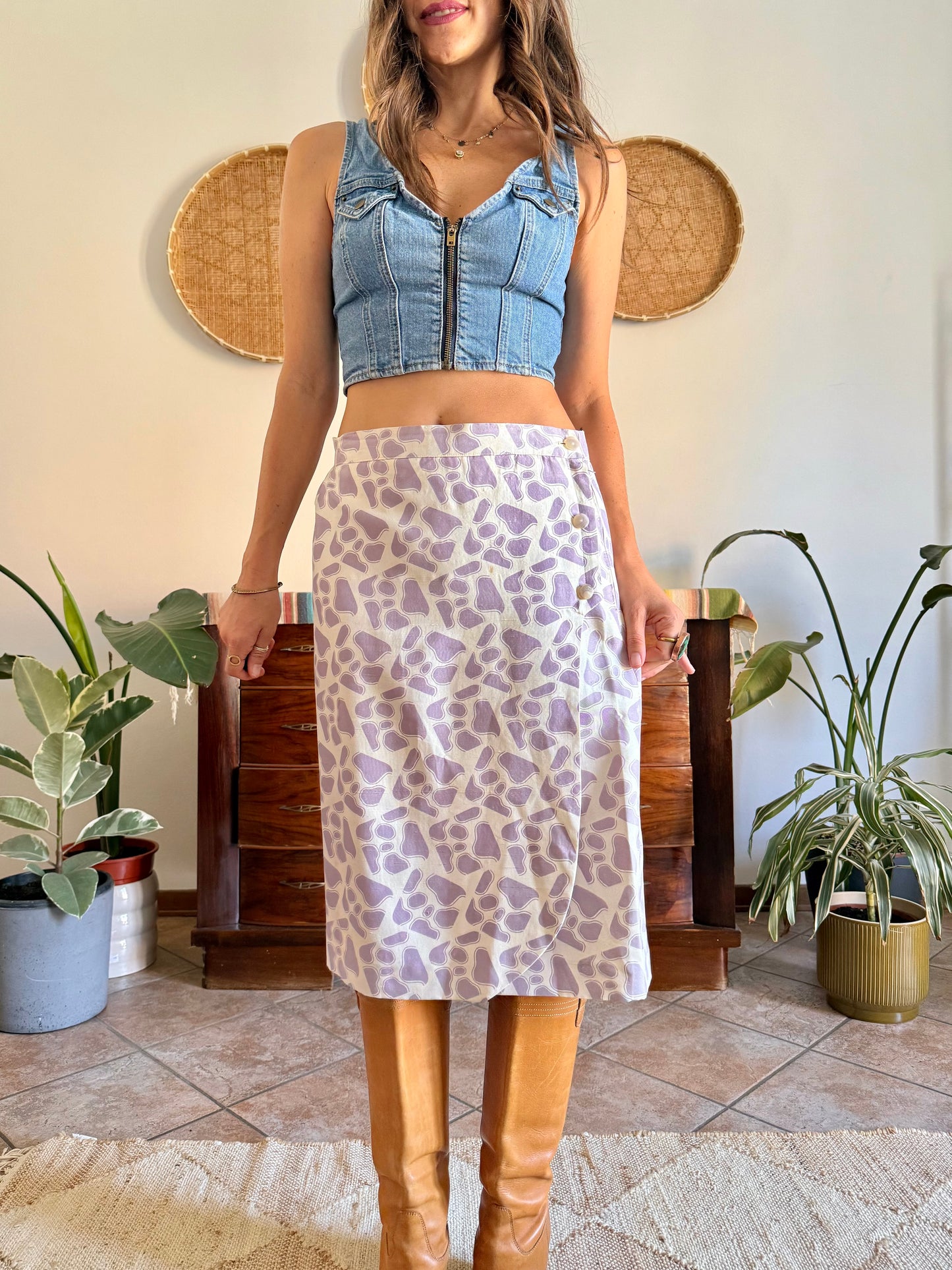 1970's vintage lilac and cream raw silk animal printed midi skirt