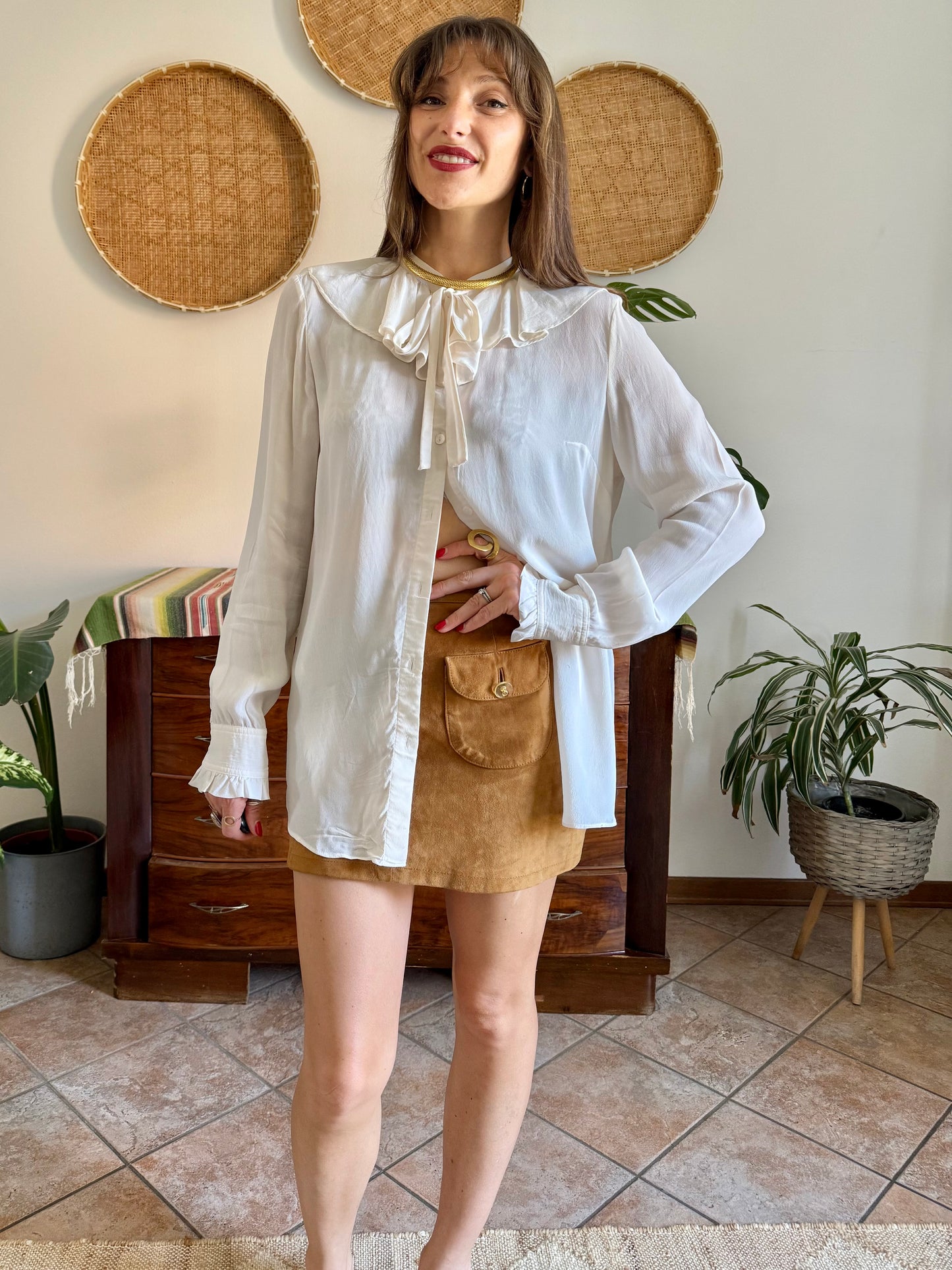 Y2K vintage cream silk blouse with ruffle collar and cuff details