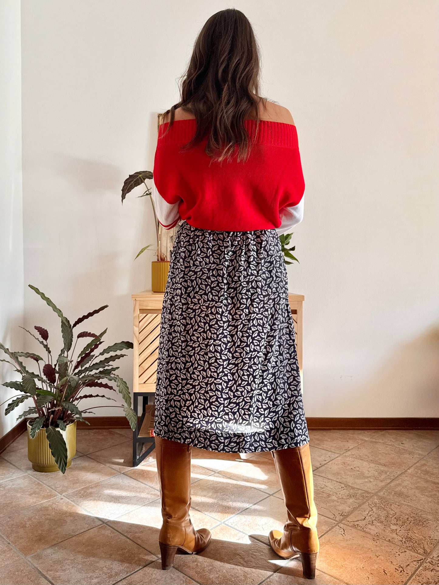 1970’s vintage navy blue and white silk blend midi skirt with hat print