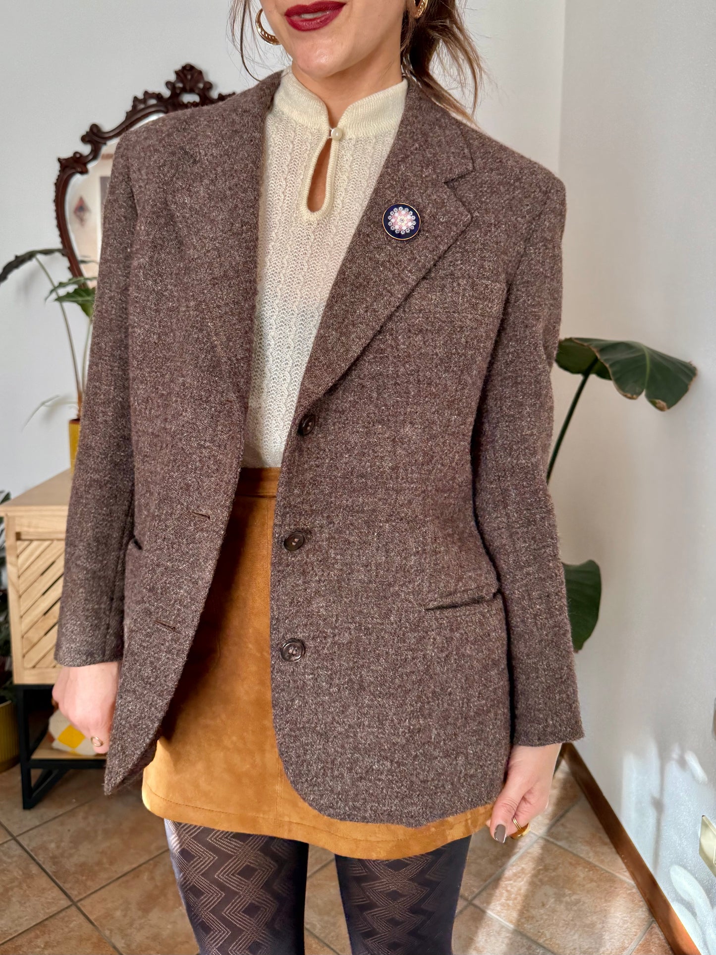 1960’s vintage mauve tweed wool blazer with cloisonné pin