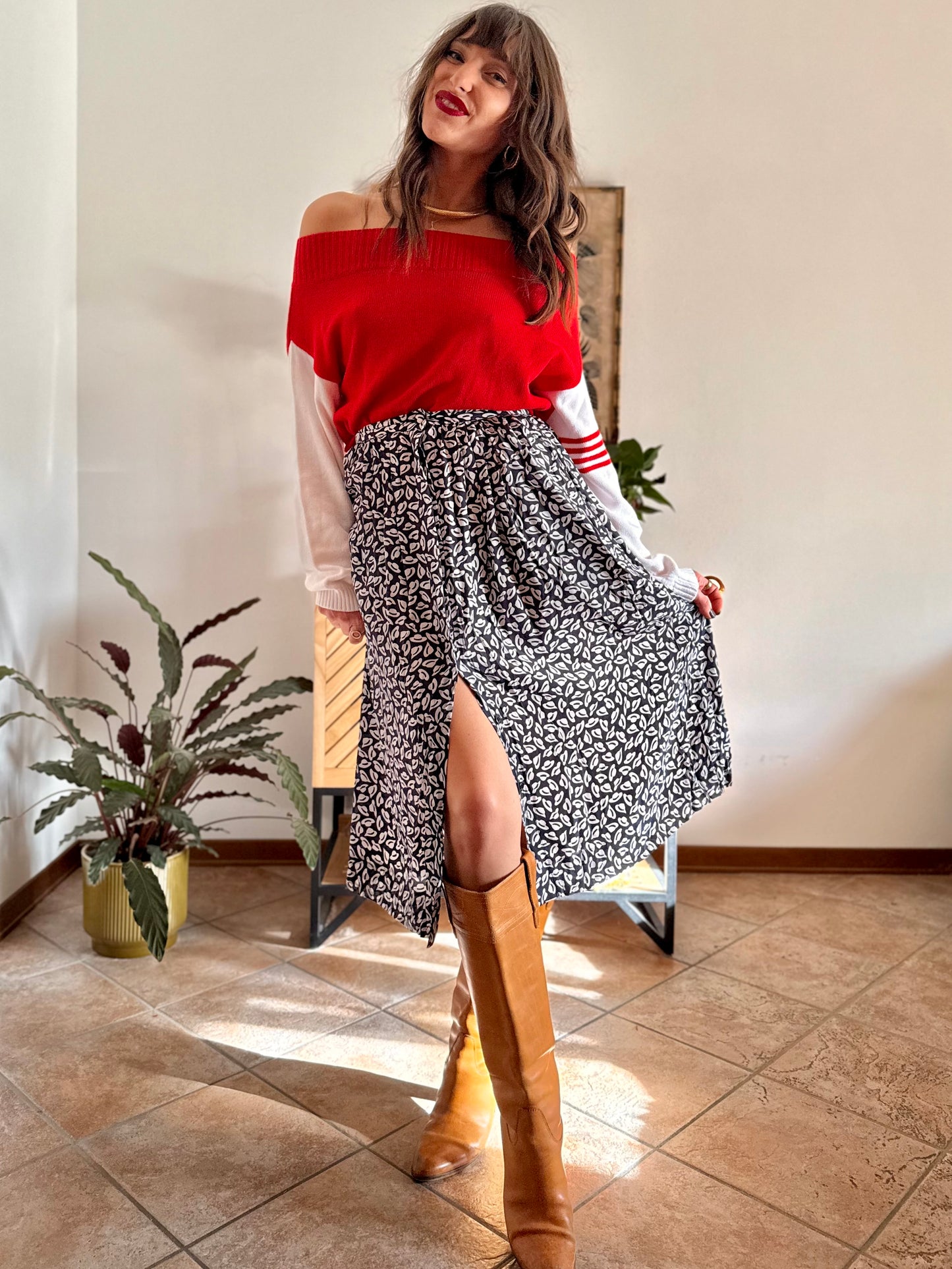 1970’s vintage navy blue and white silk blend midi skirt with hat print