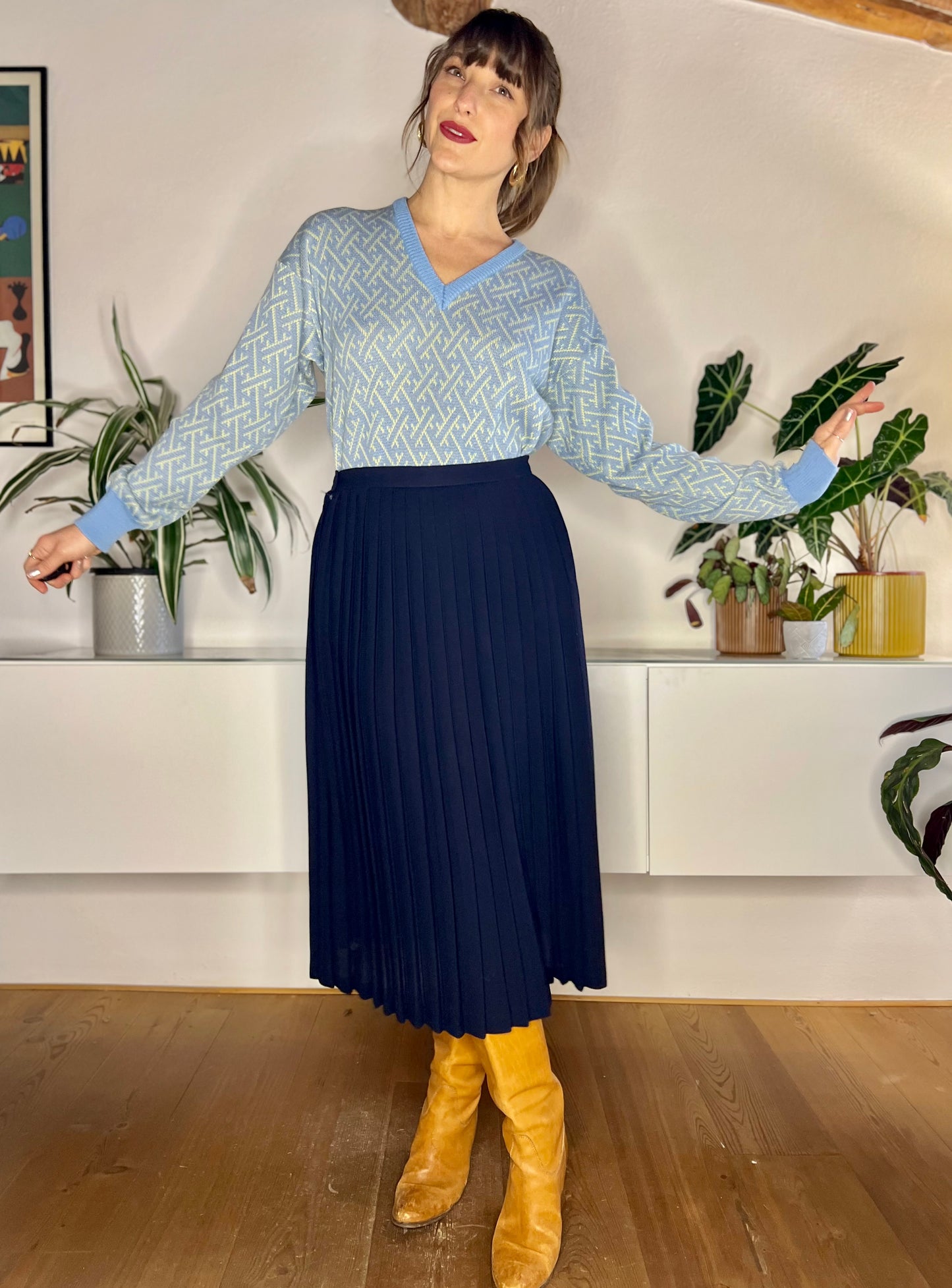 1970's vintage navy blue wool blend pleated midi skirt