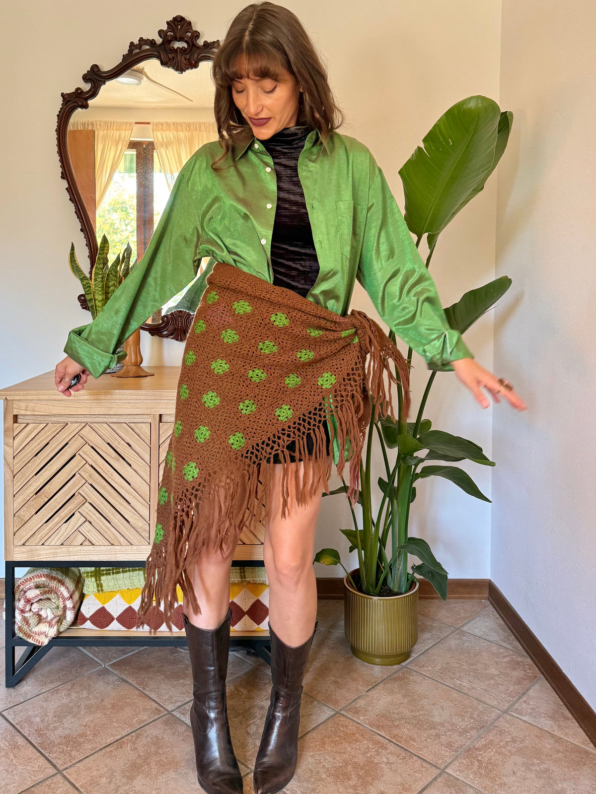 1970’s vintage chocolate brown and green knit shawl with fringe trim