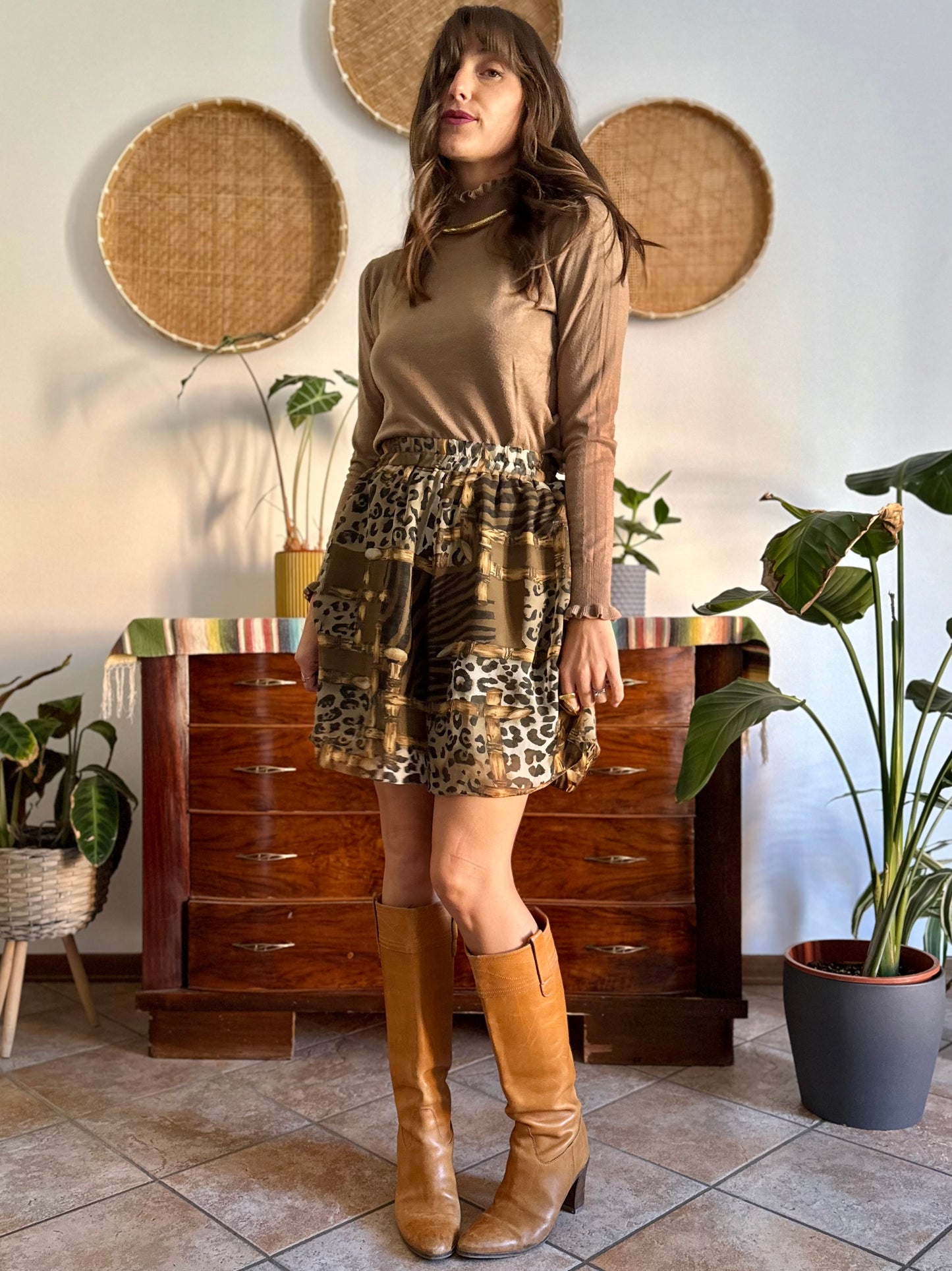 1999’s vintage high waisted green and brown western print shorts